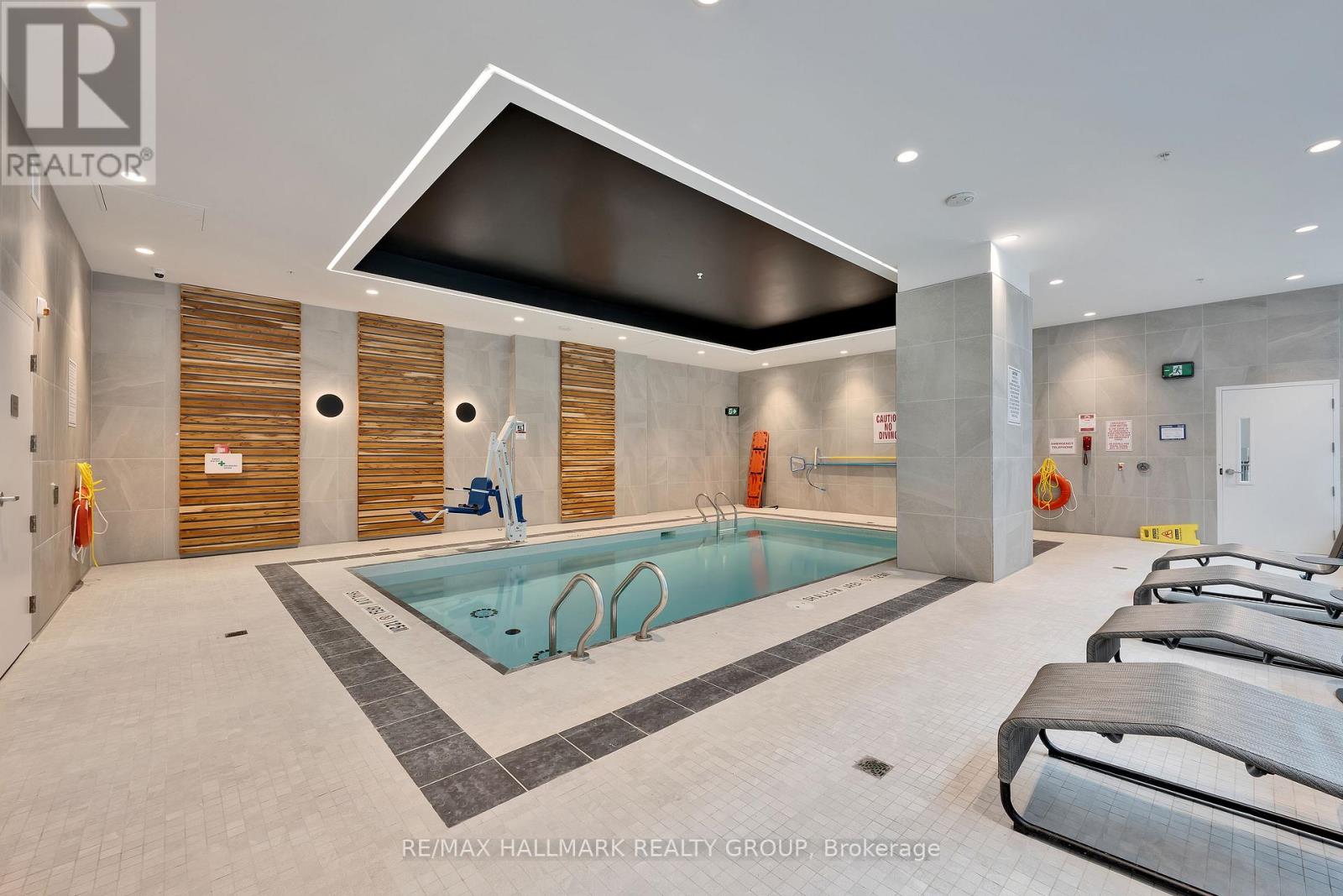 1406 - 340 Queen Street