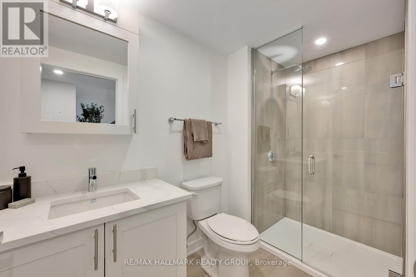 406 - 340 Queen Street