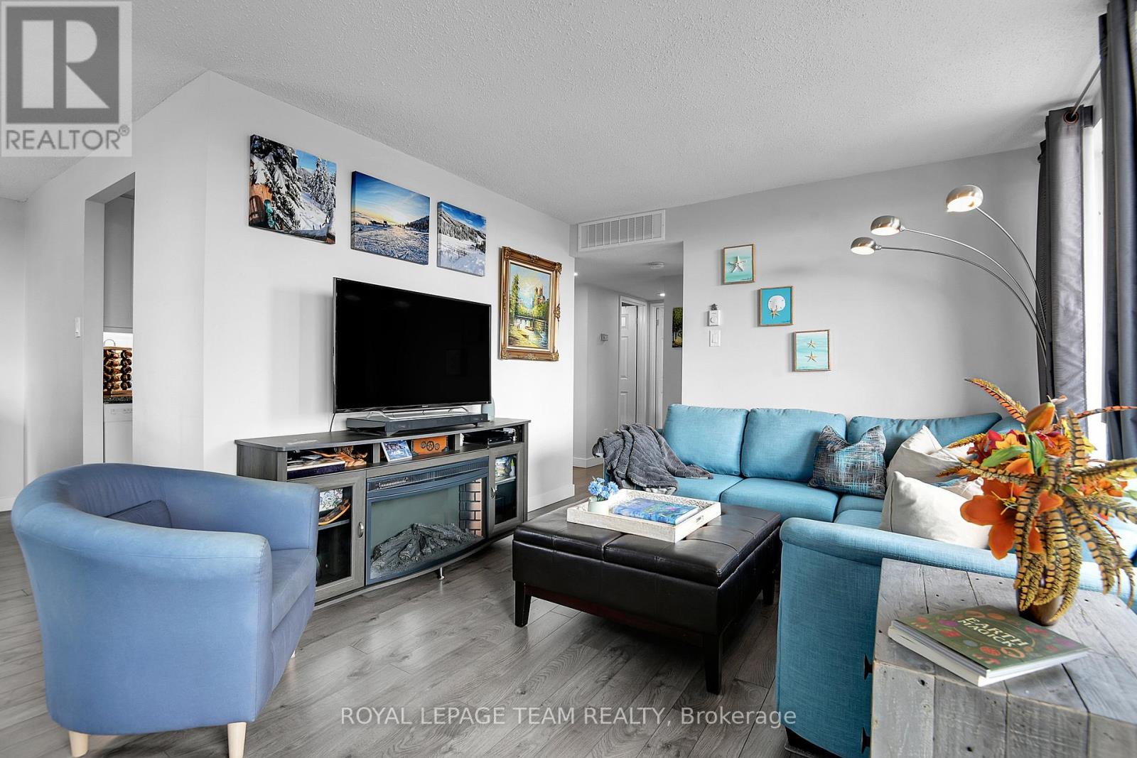 1407 - 470 Laurier Avenue W