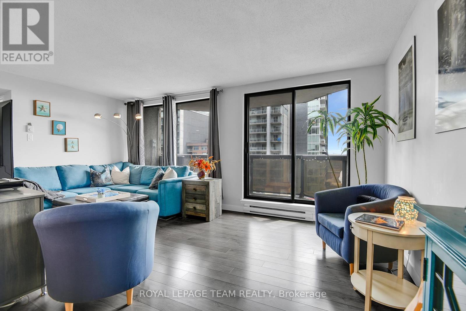 1407 - 470 Laurier Avenue W