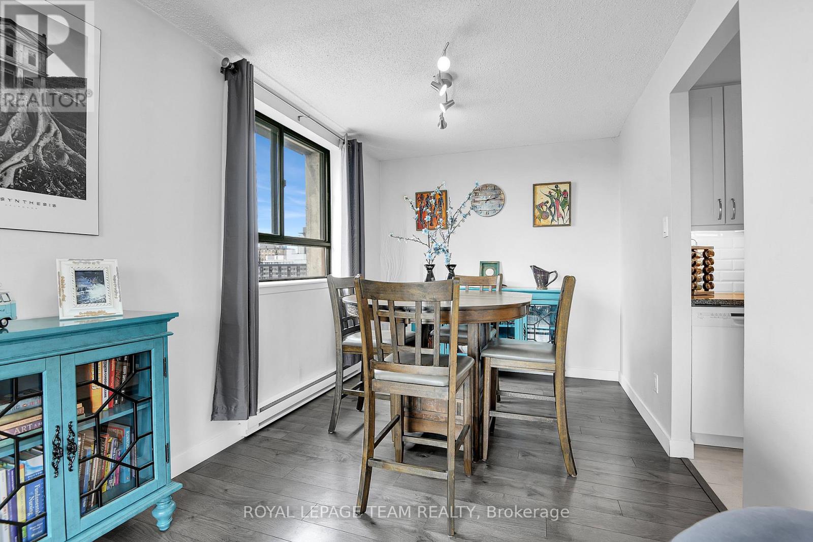 1407 - 470 Laurier Avenue W