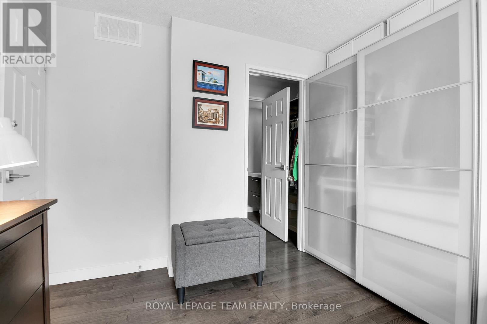 1407 - 470 Laurier Avenue W