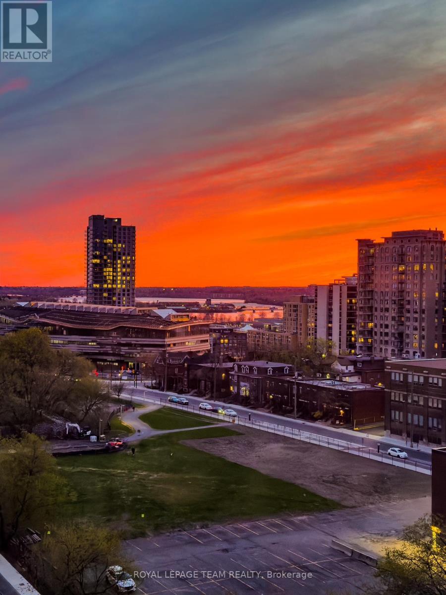 1407 - 470 Laurier Avenue W