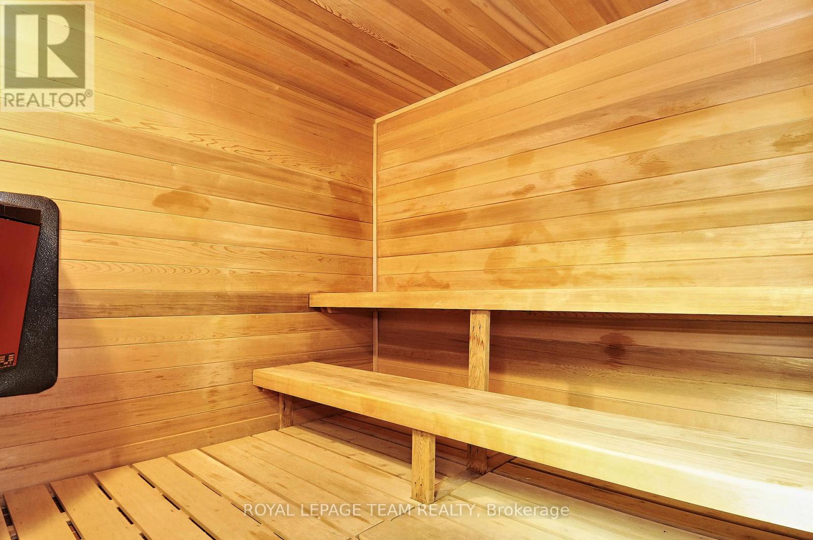 1407 - 470 Laurier Avenue W