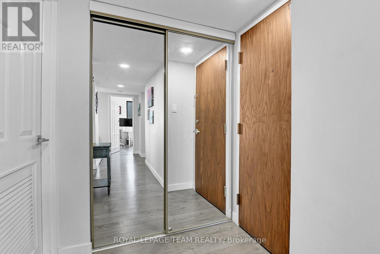 1407 - 470 Laurier Avenue W