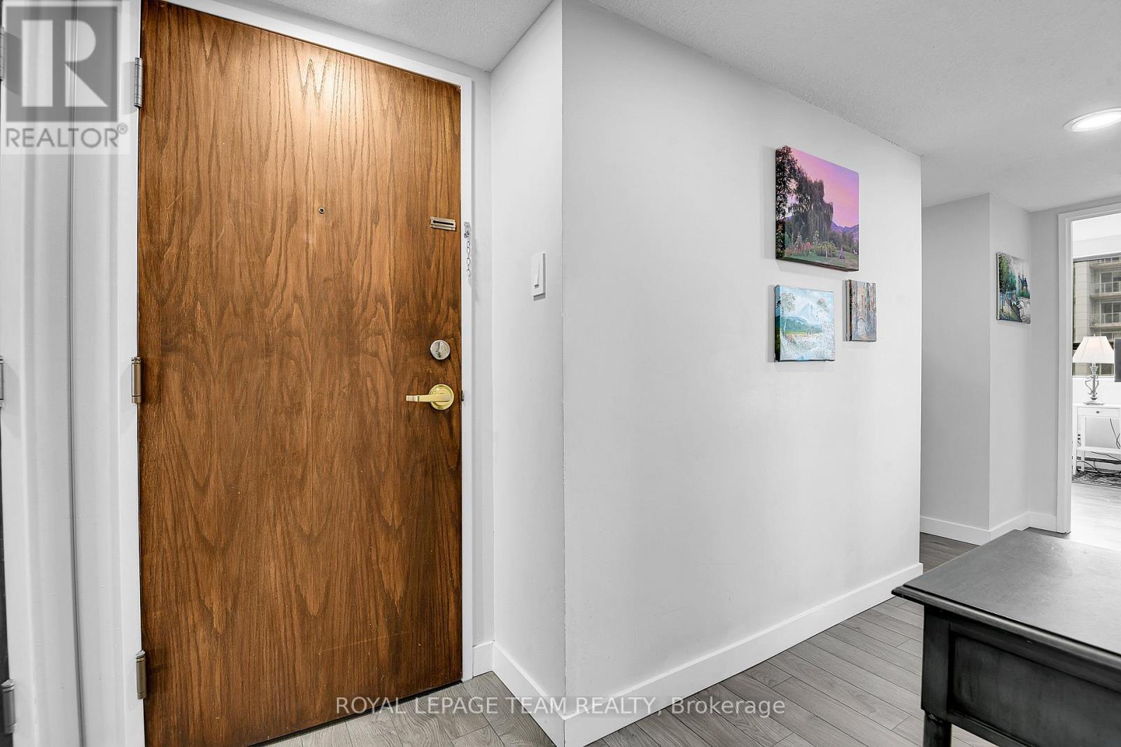 1407 - 470 Laurier Avenue W