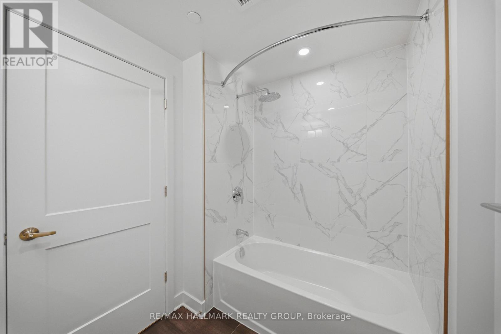 2001 - 180 George Street