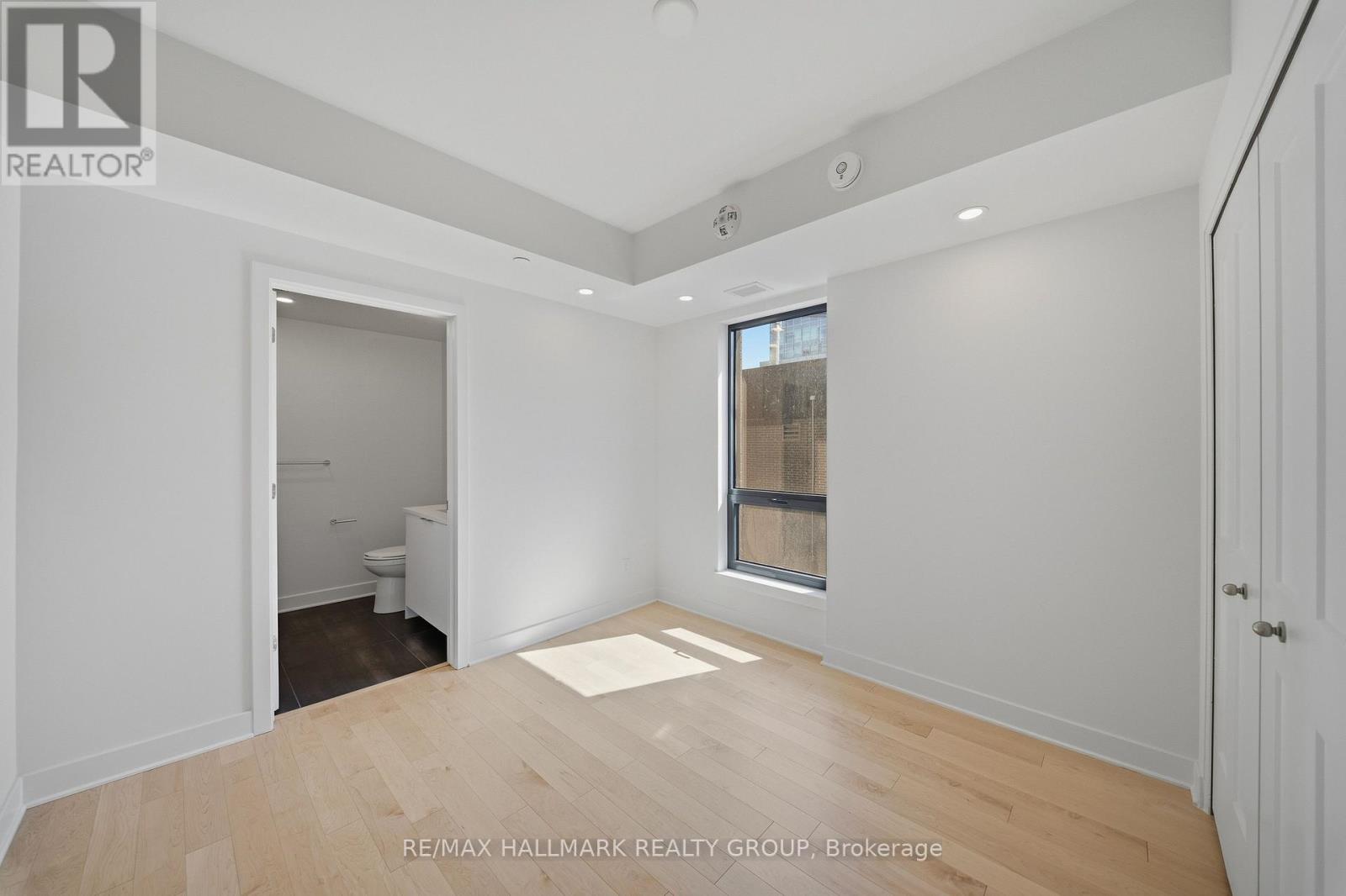 2001 - 180 George Street