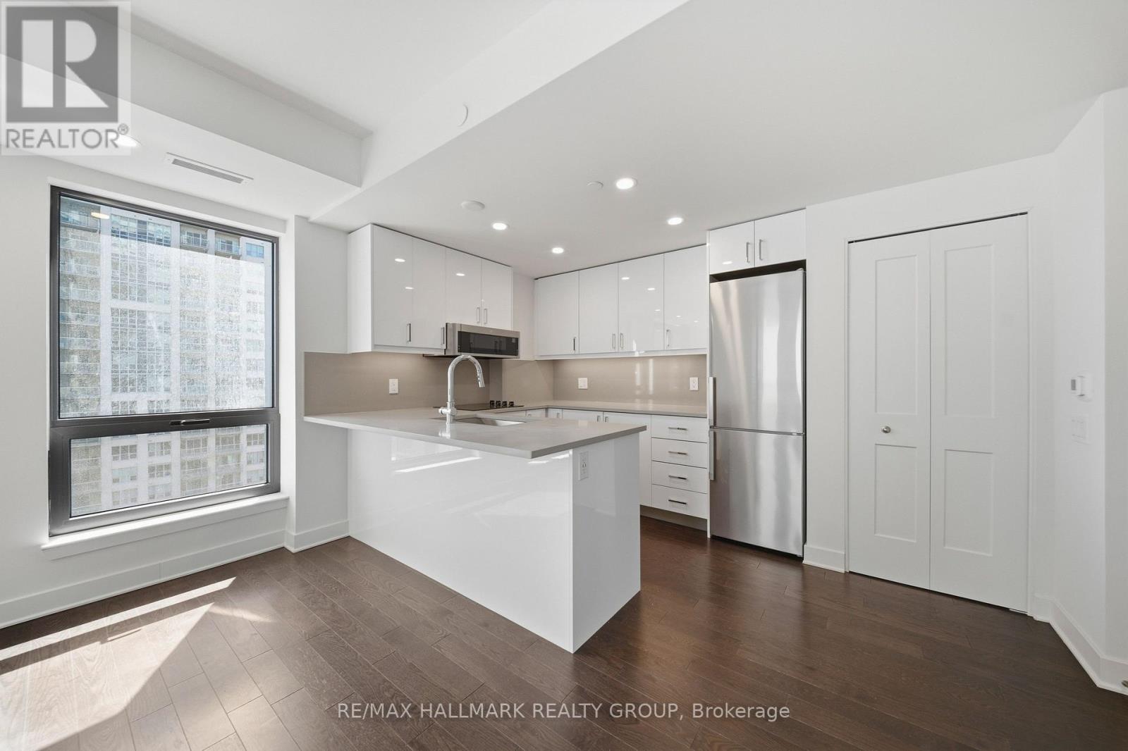 1408 - 180 George Street