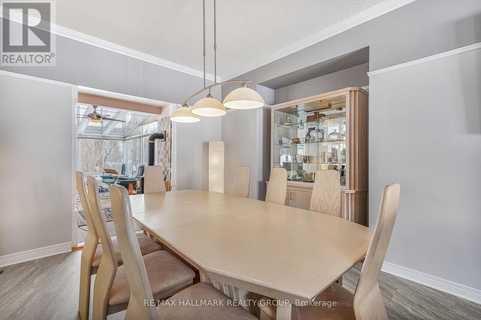 1103 Des Pins Avenue