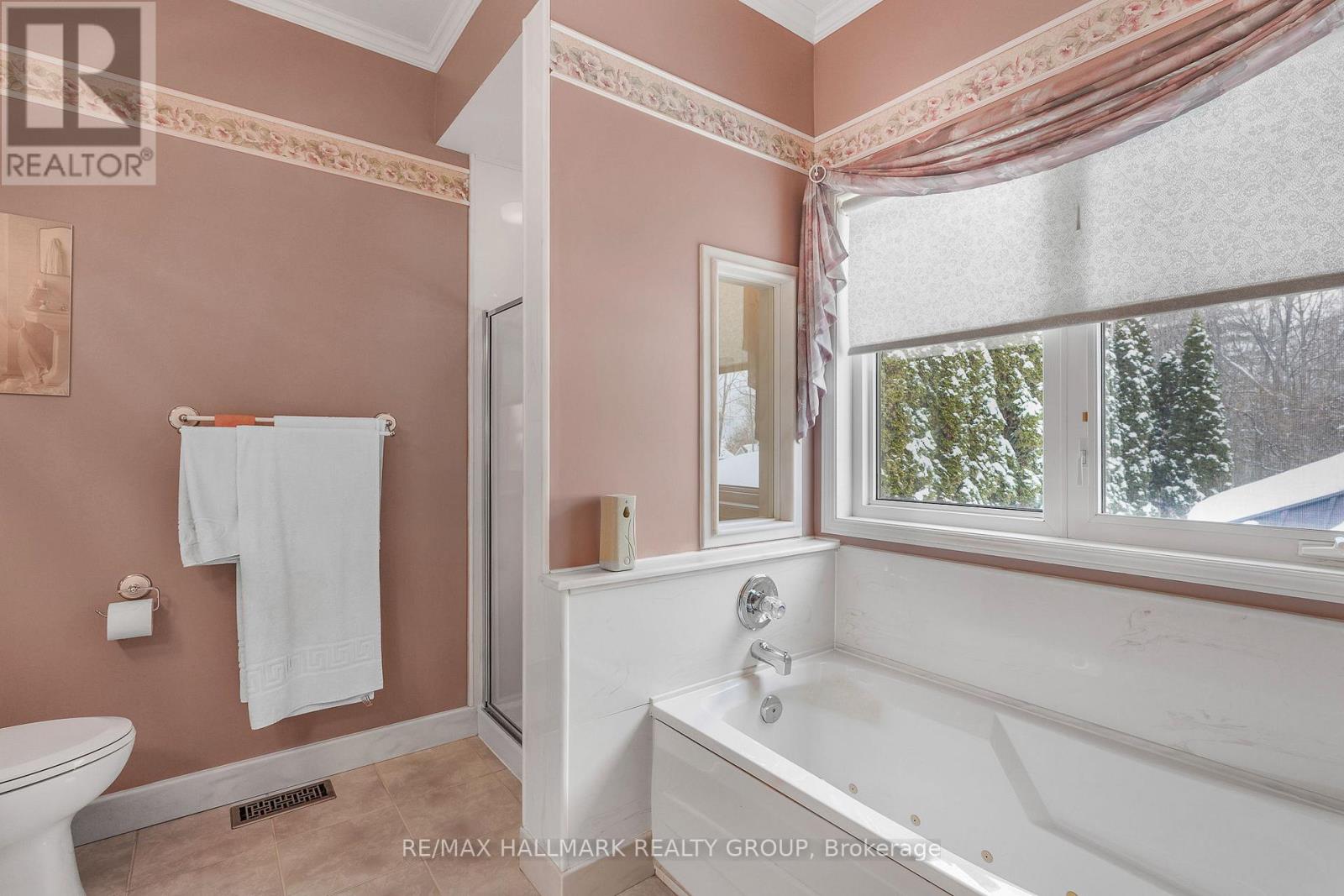 1103 Des Pins Avenue