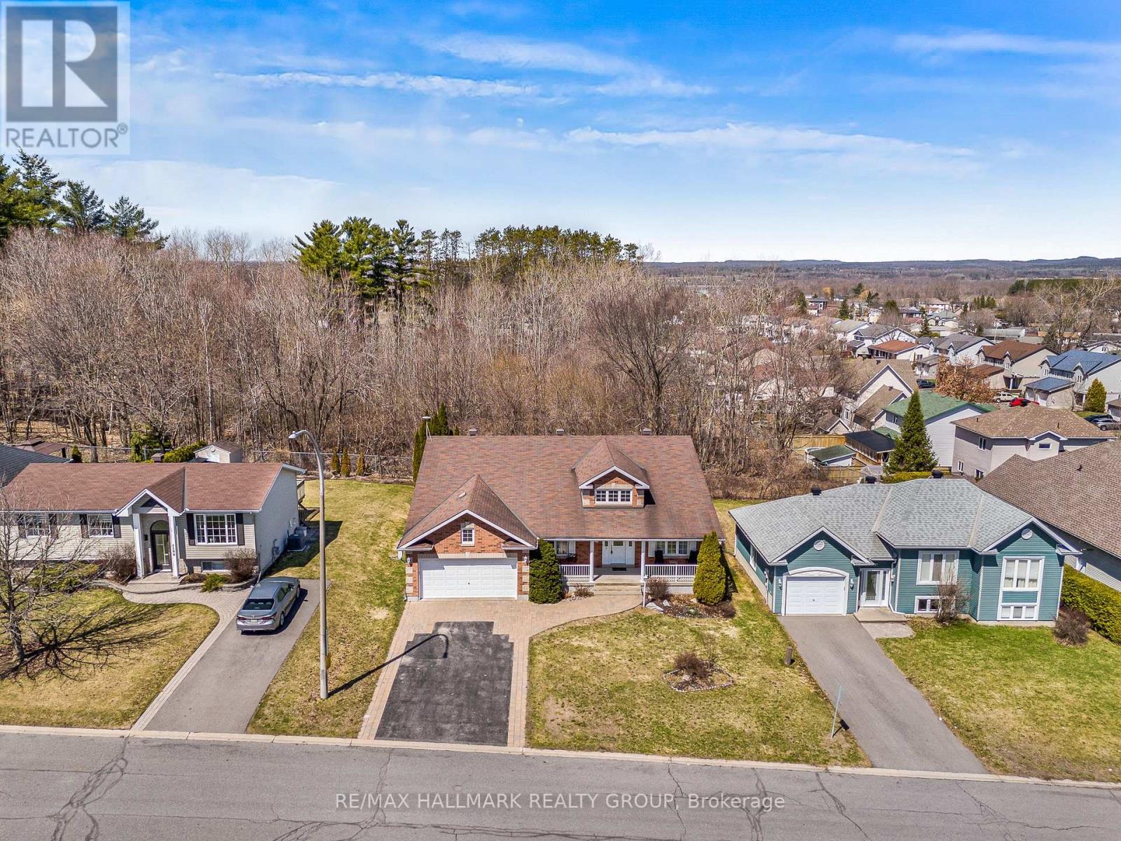 1103 Des Pins Avenue