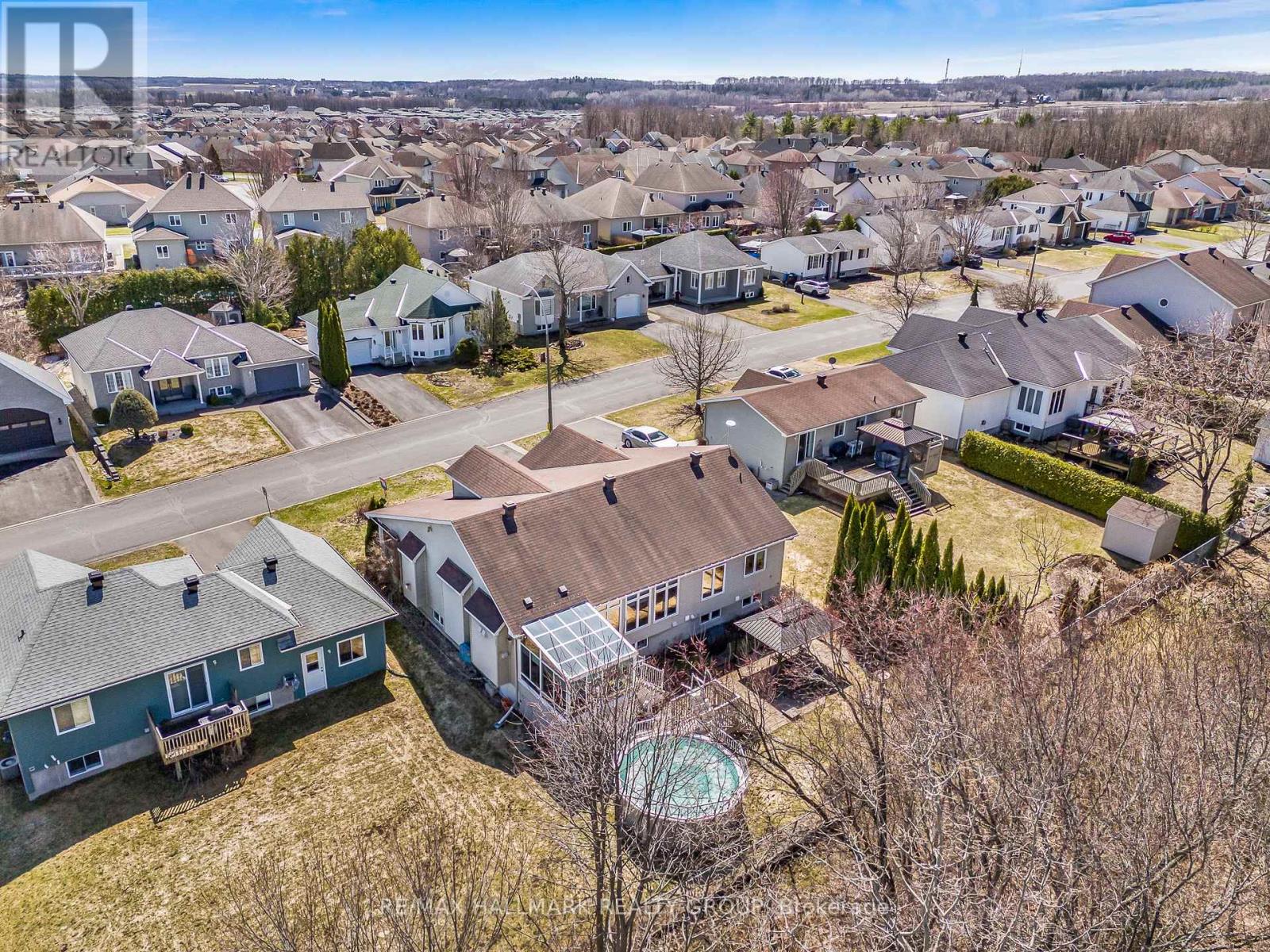 1103 Des Pins Avenue