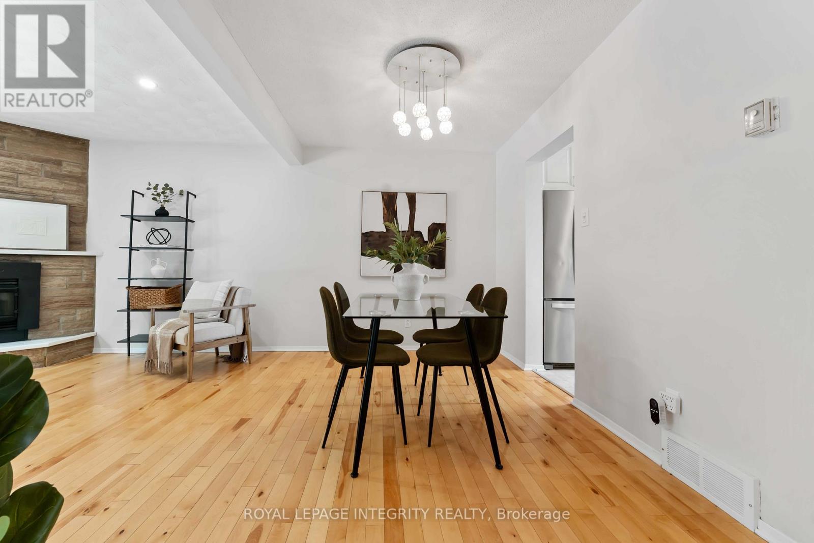 19 - 1585 Heron Road