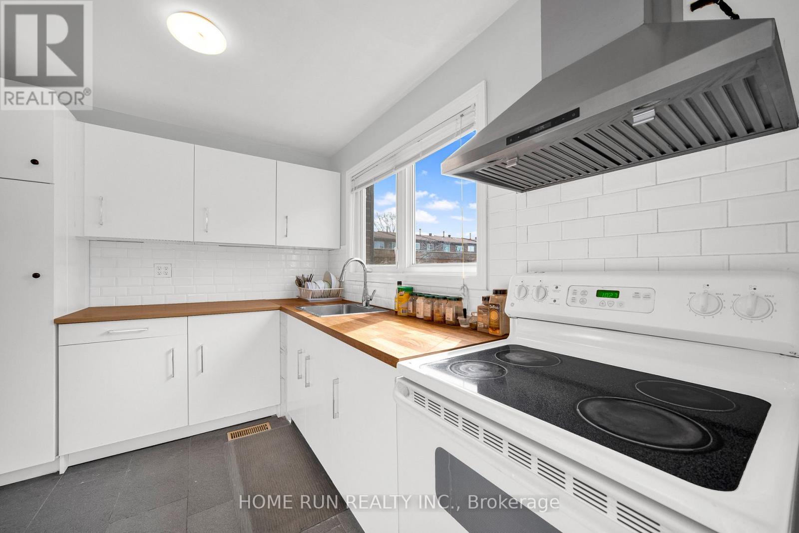 4 - 2111 Montreal Road