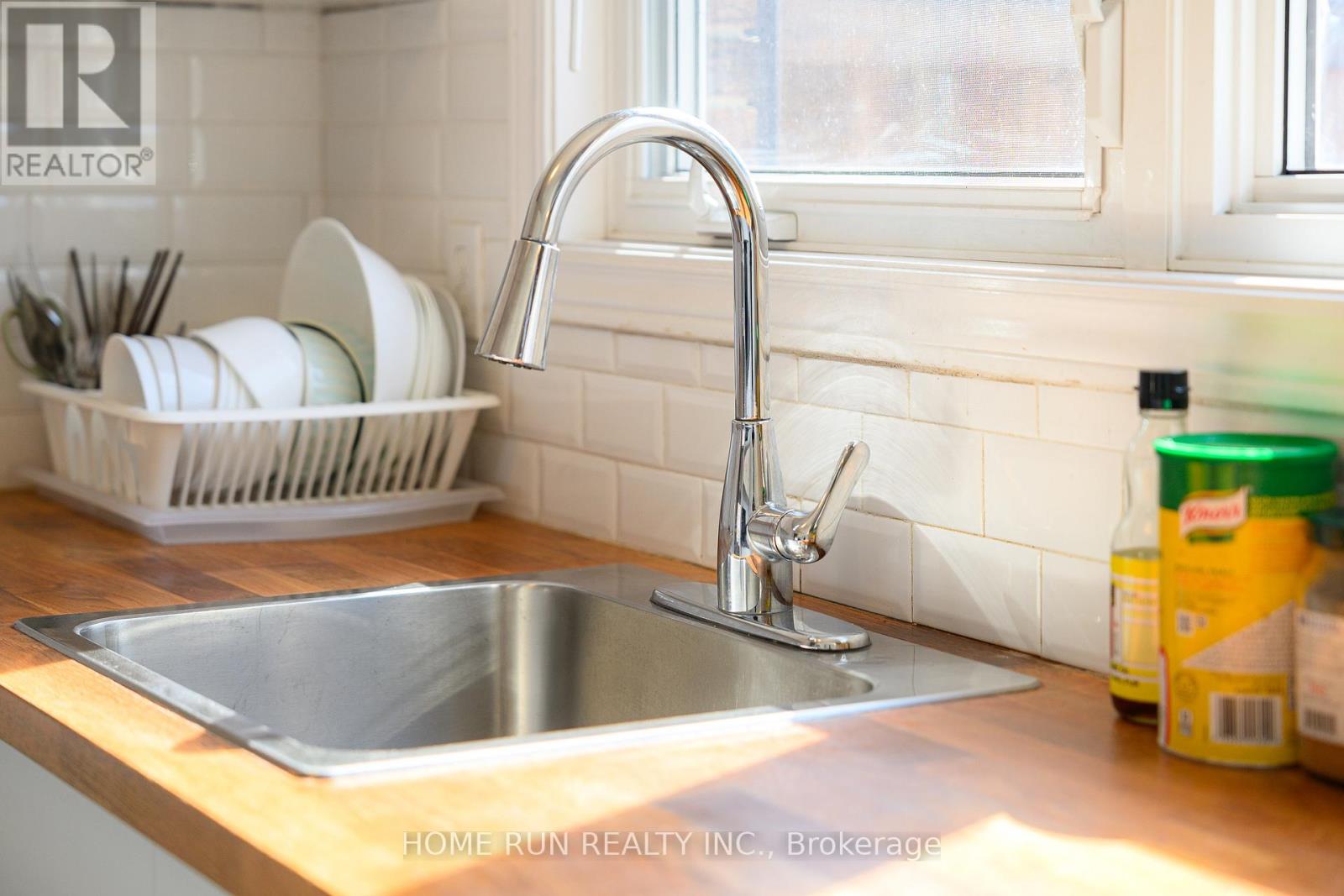 4 - 2111 Montreal Road