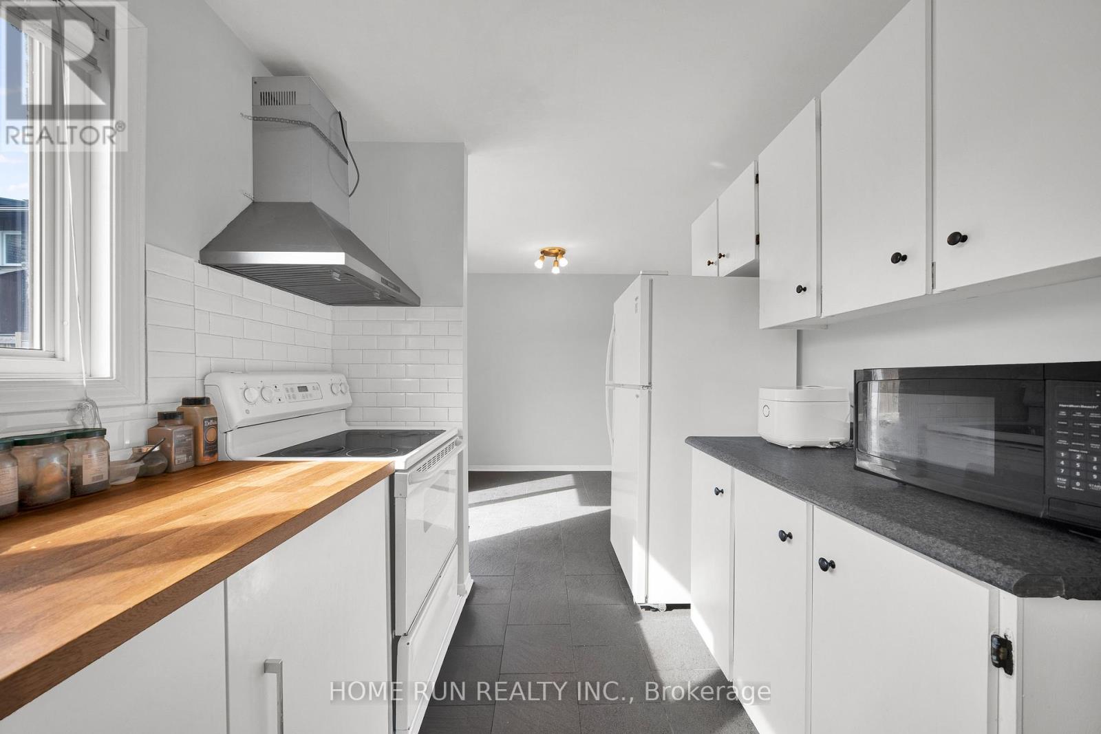 4 - 2111 Montreal Road