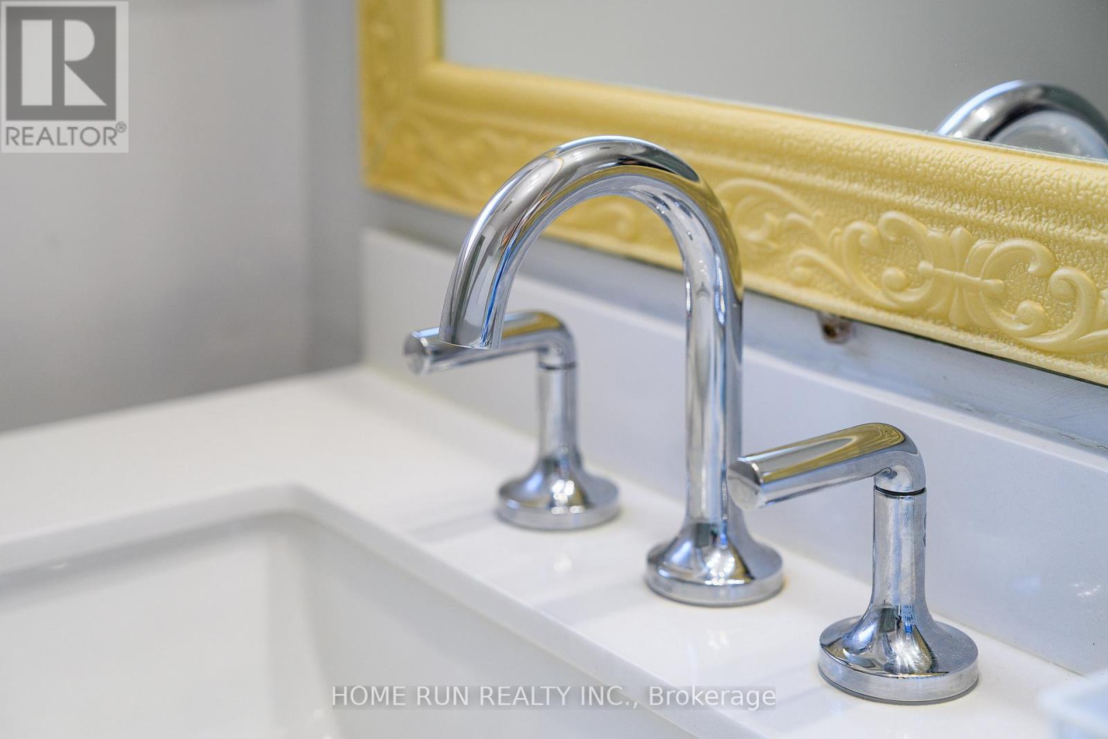 4 - 2111 Montreal Road