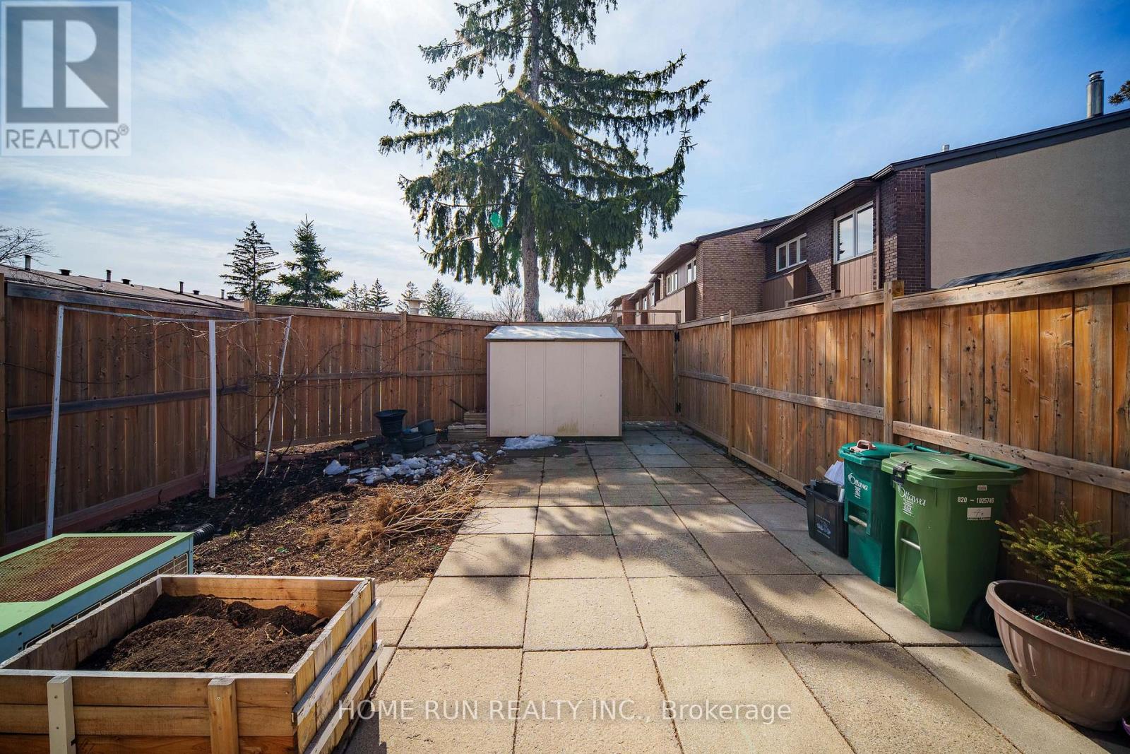 4 - 2111 Montreal Road