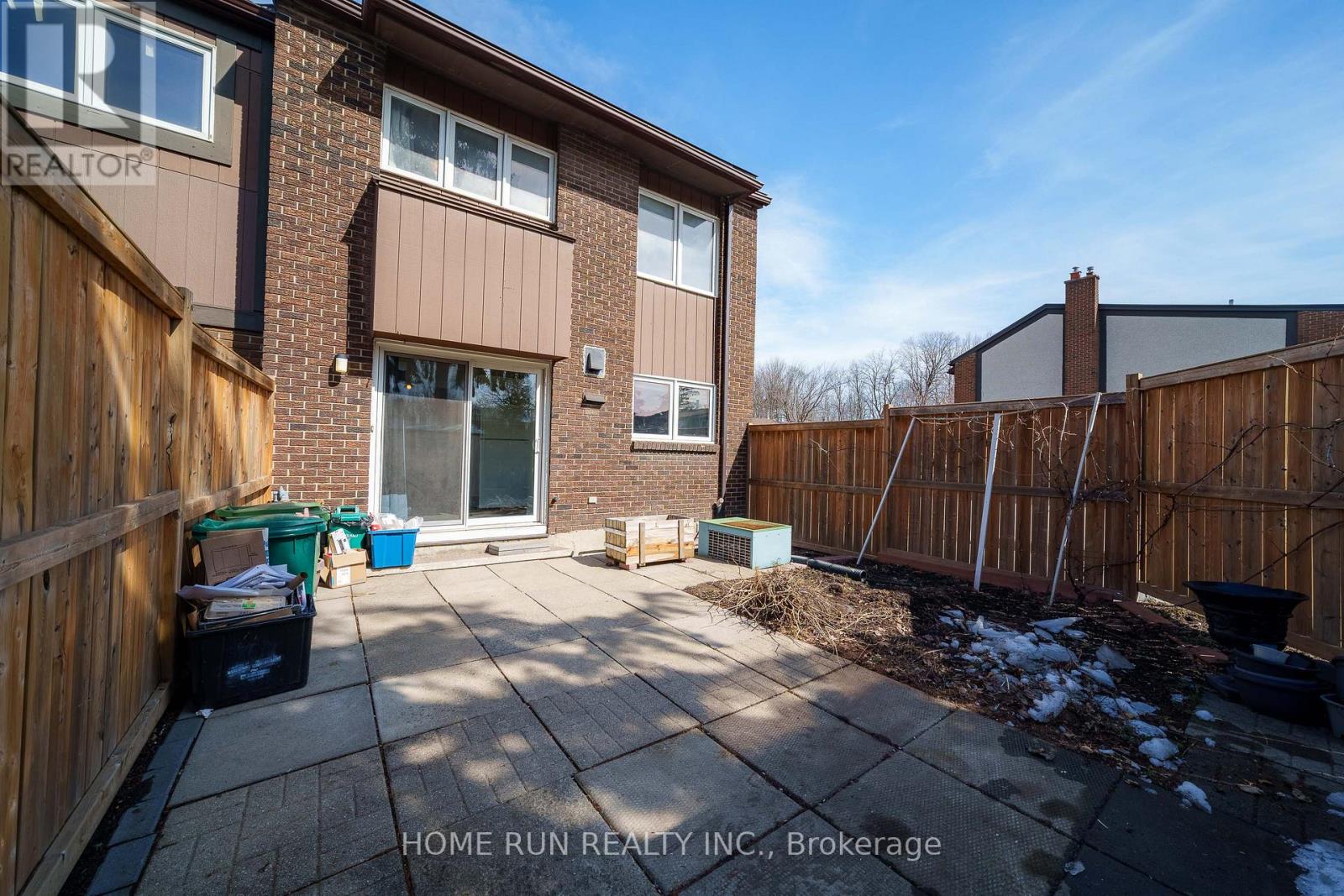 4 - 2111 Montreal Road