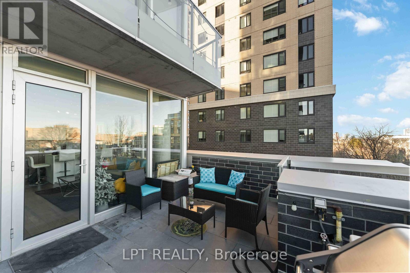 307 - 111 Champagne Avenue S