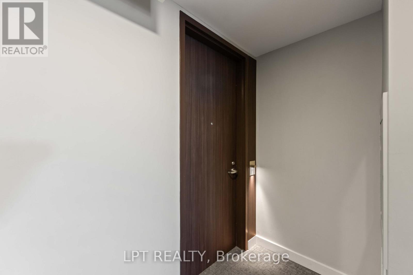 307 - 111 Champagne Avenue S