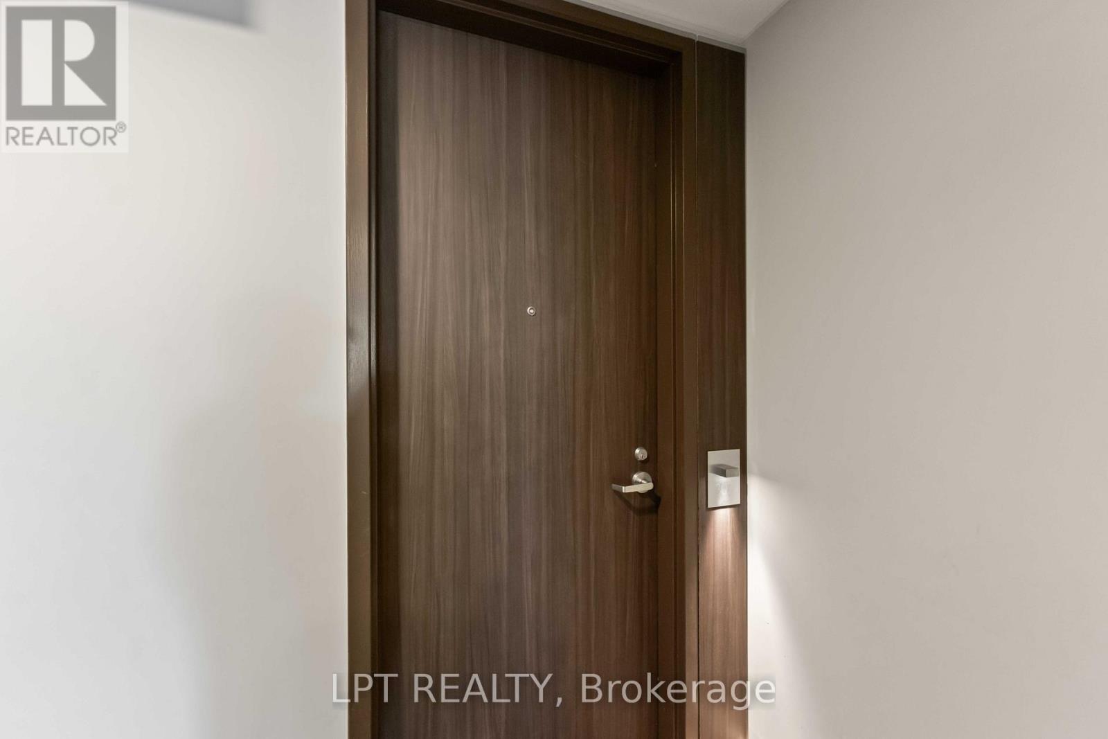 307 - 111 Champagne Avenue S