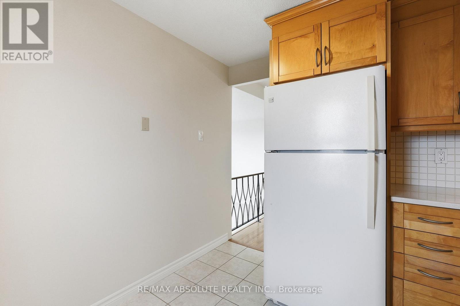 1010 - 915 Elmsmere Road