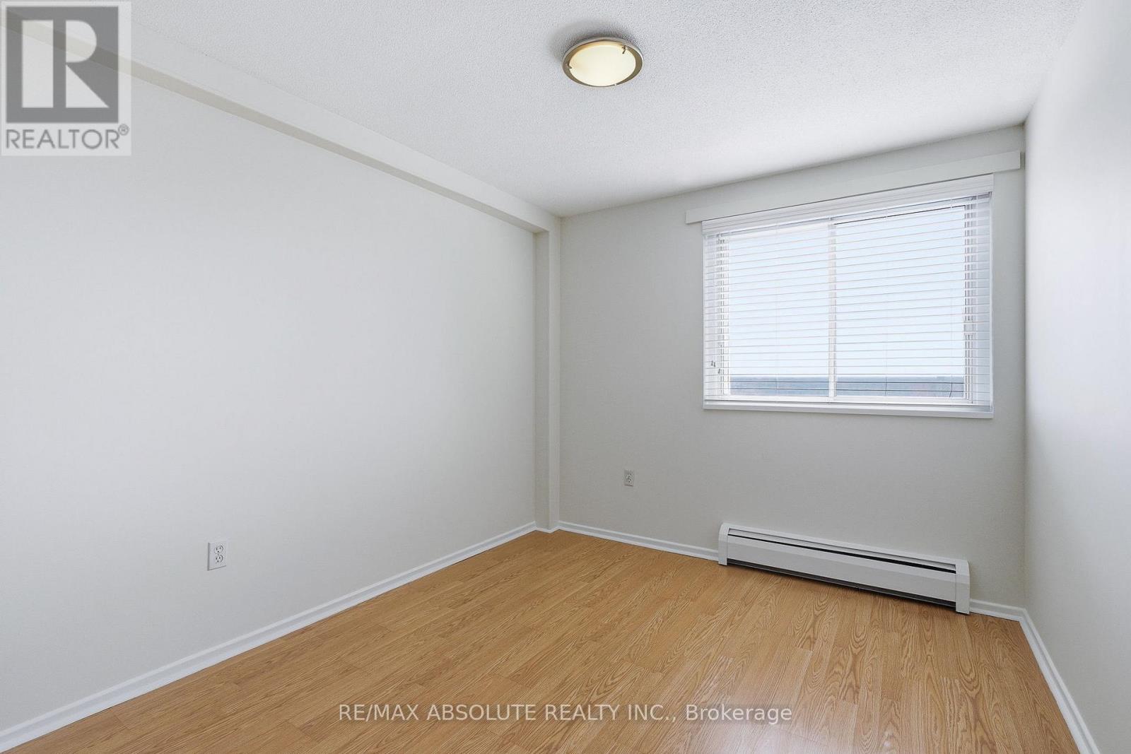 1010 - 915 Elmsmere Road