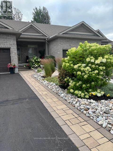 239 Royal Landing Gate