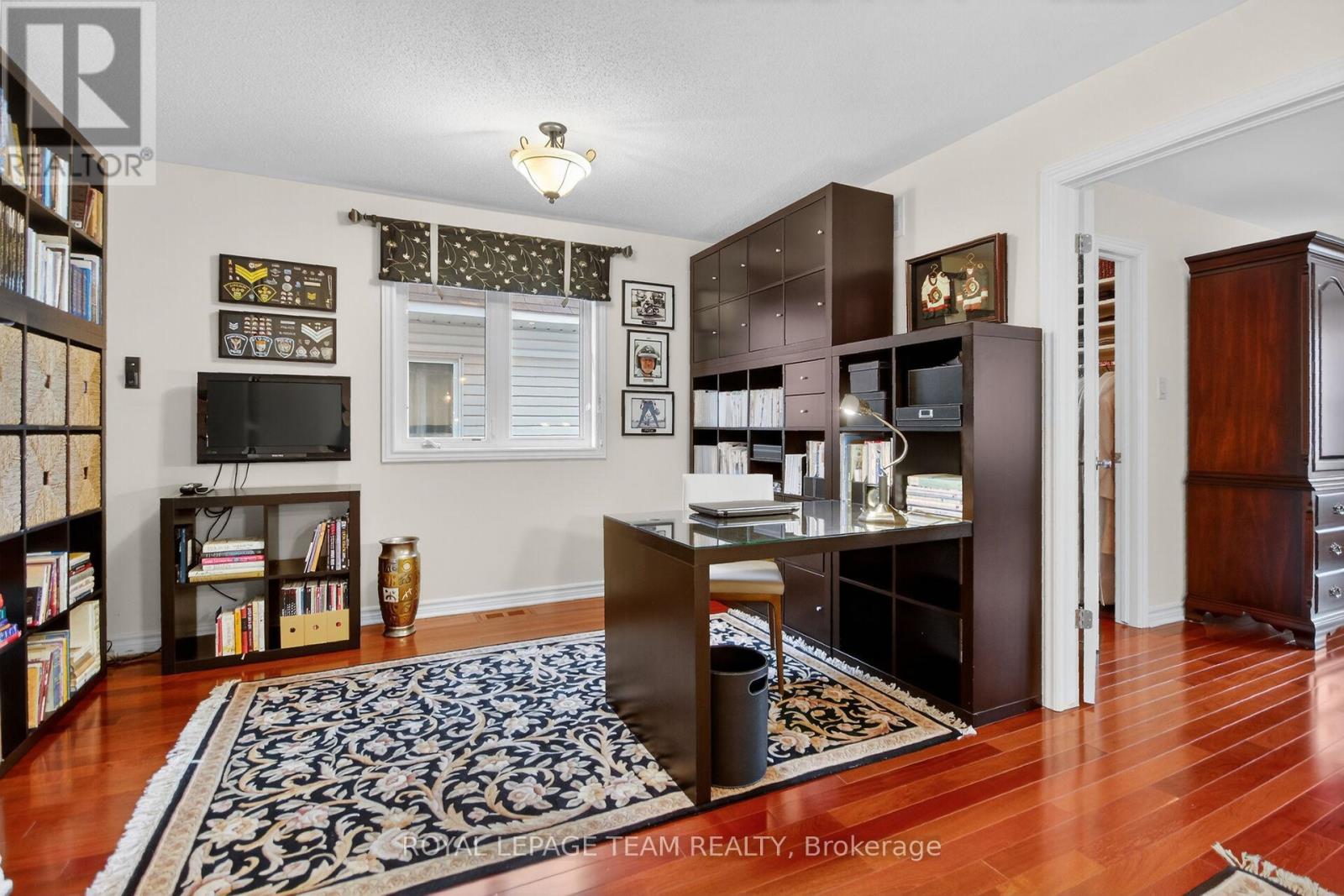 210 Hunterbrook Street N