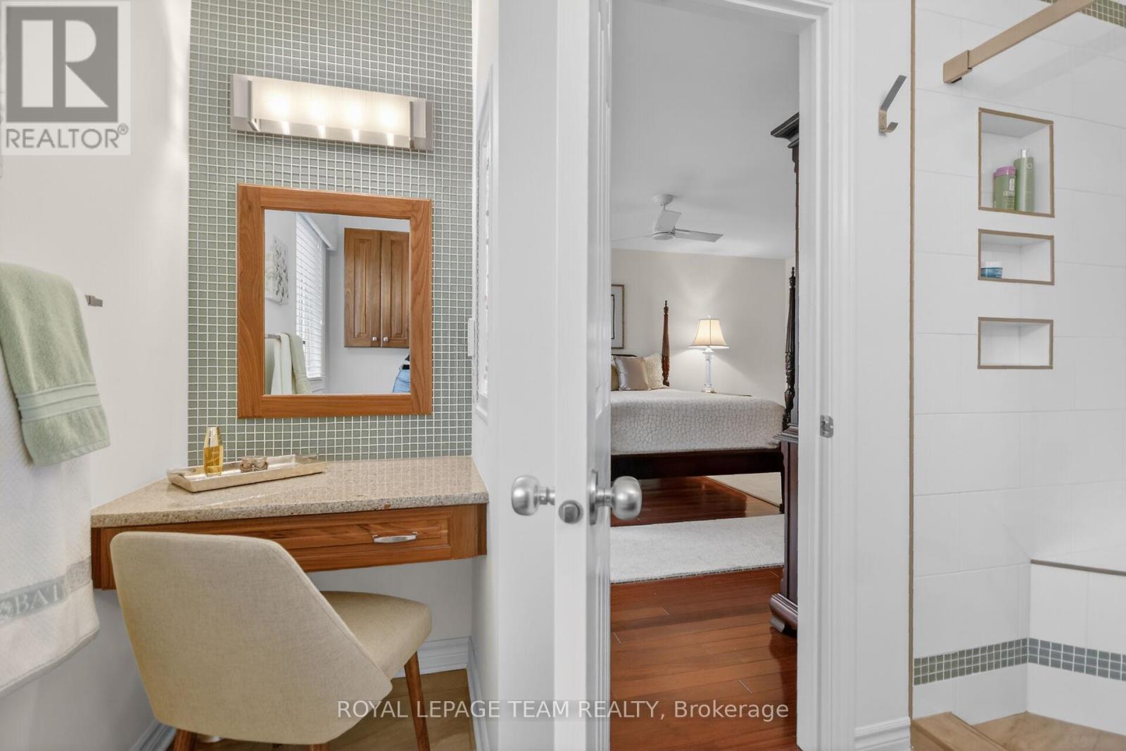 210 Hunterbrook Street N