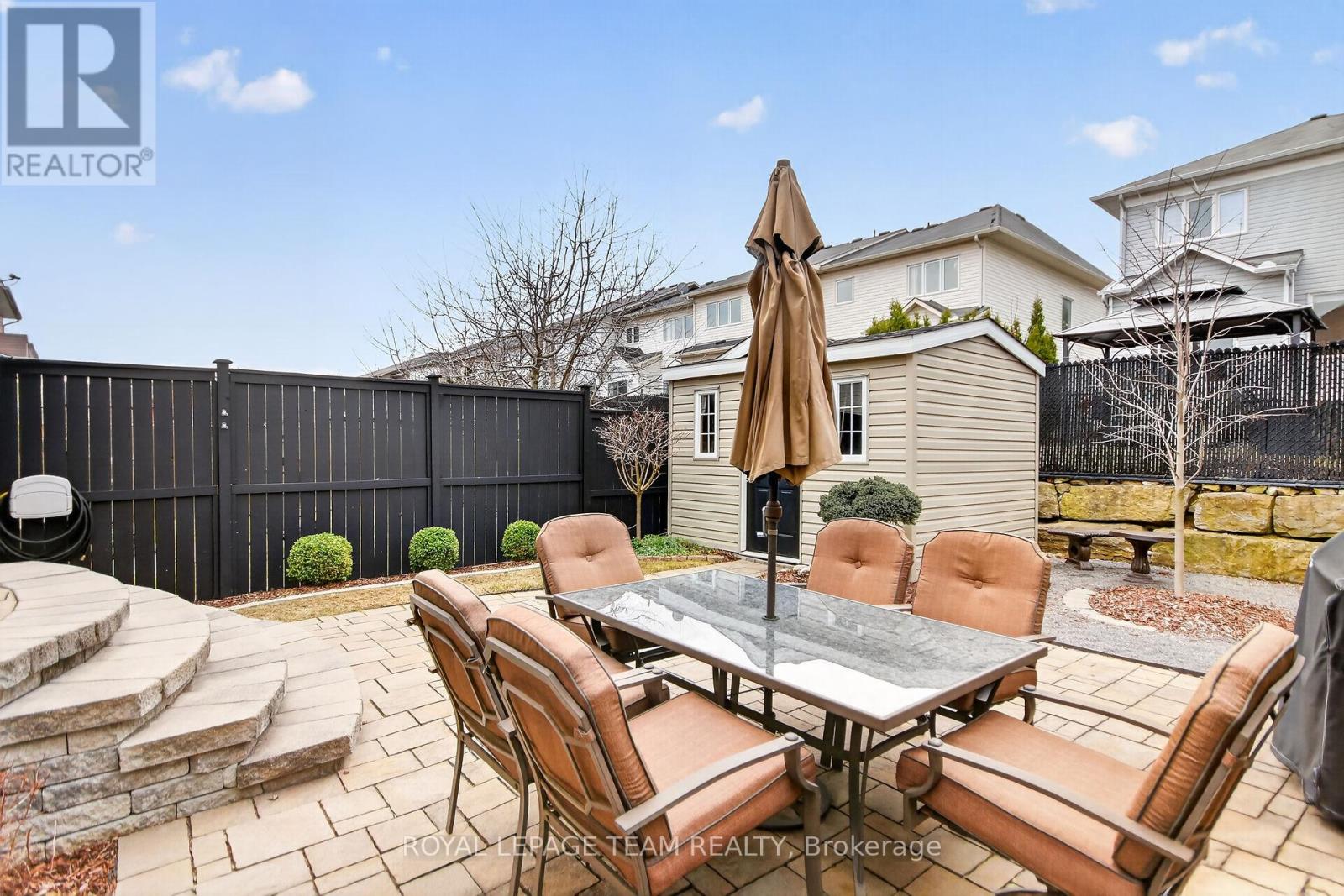 210 Hunterbrook Street N