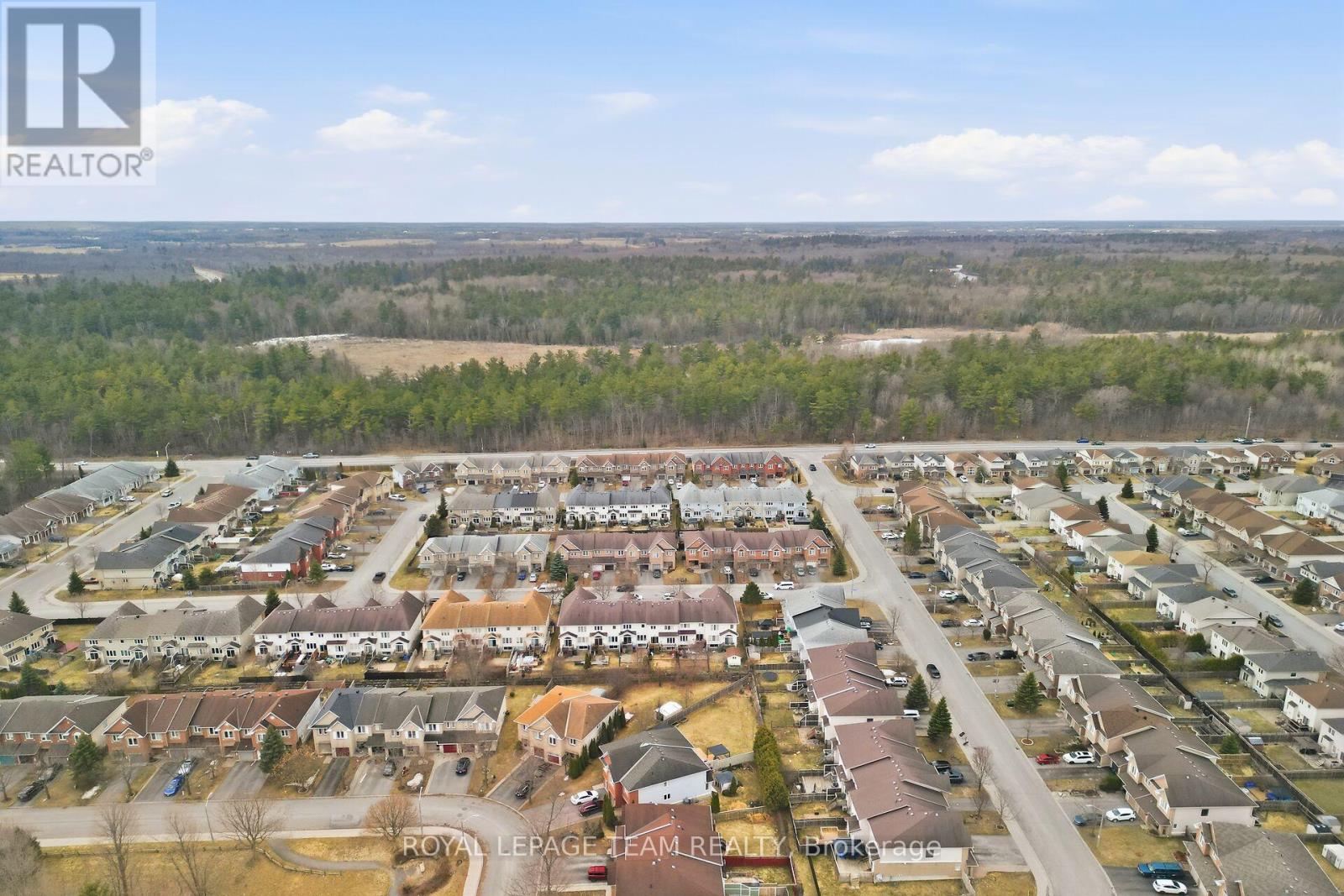 210 Hunterbrook Street N