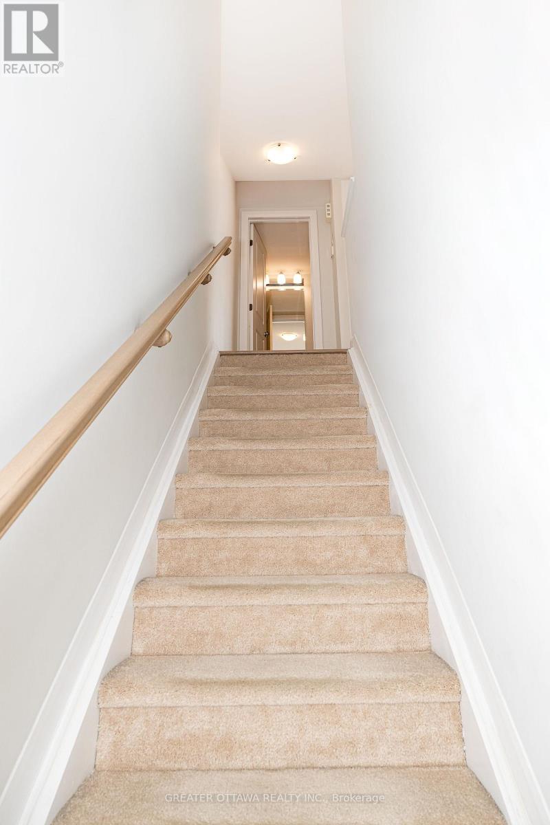 16 - 415 Eldorado Private