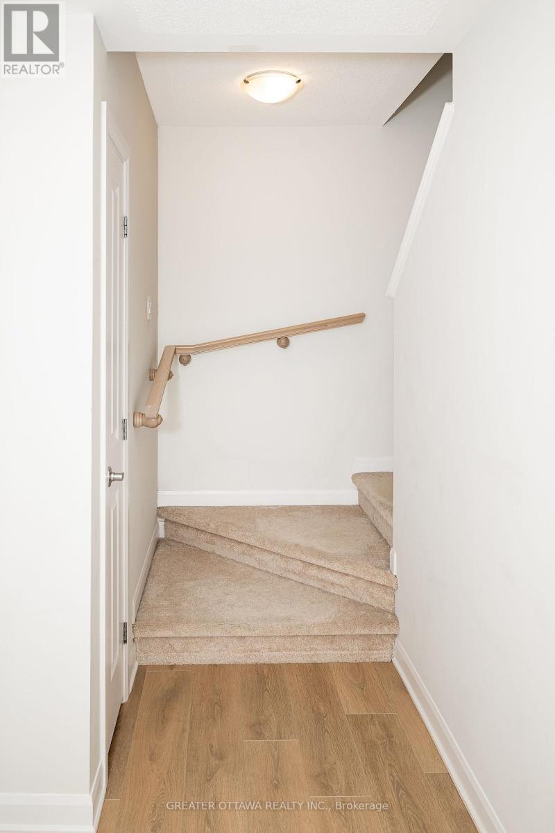 16 - 415 Eldorado Private