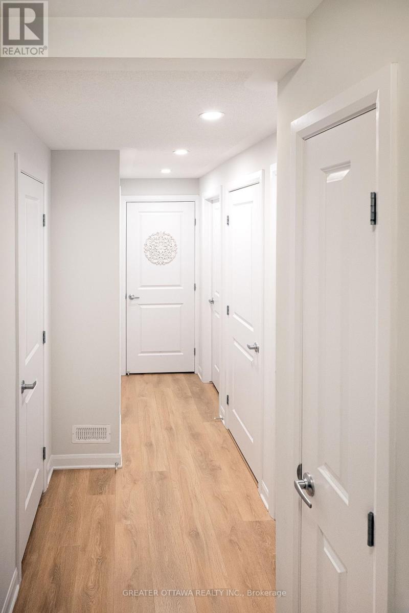 16 - 415 Eldorado Private