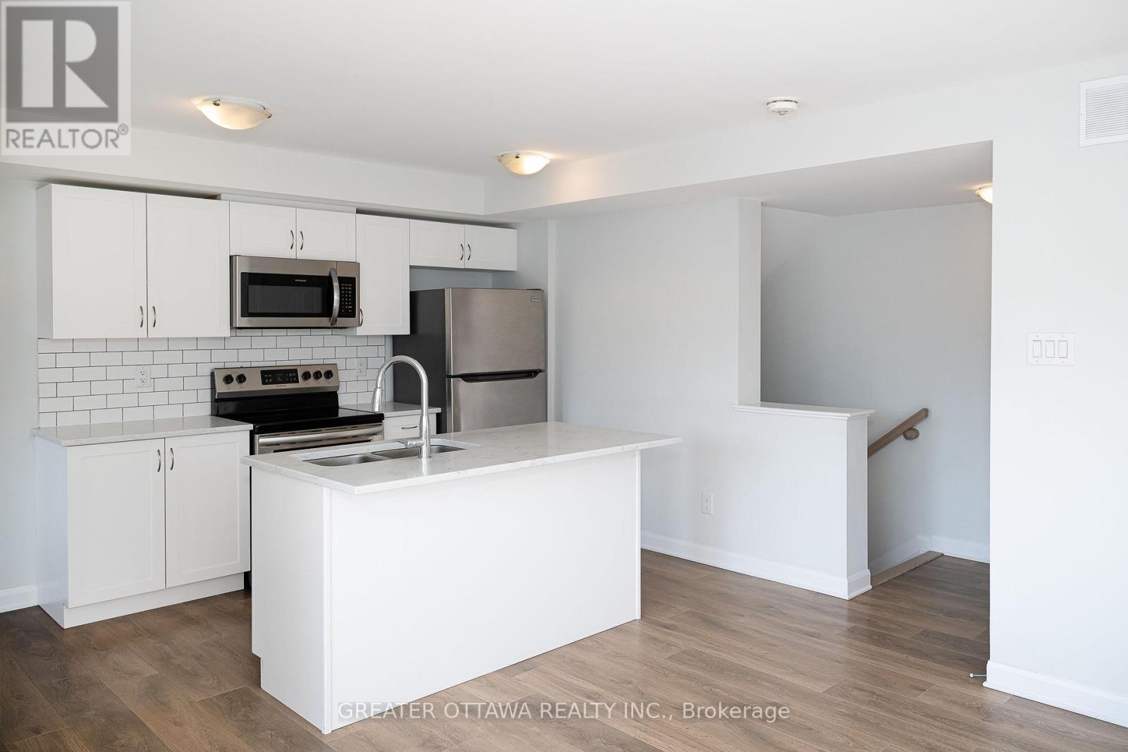 16 - 415 Eldorado Private