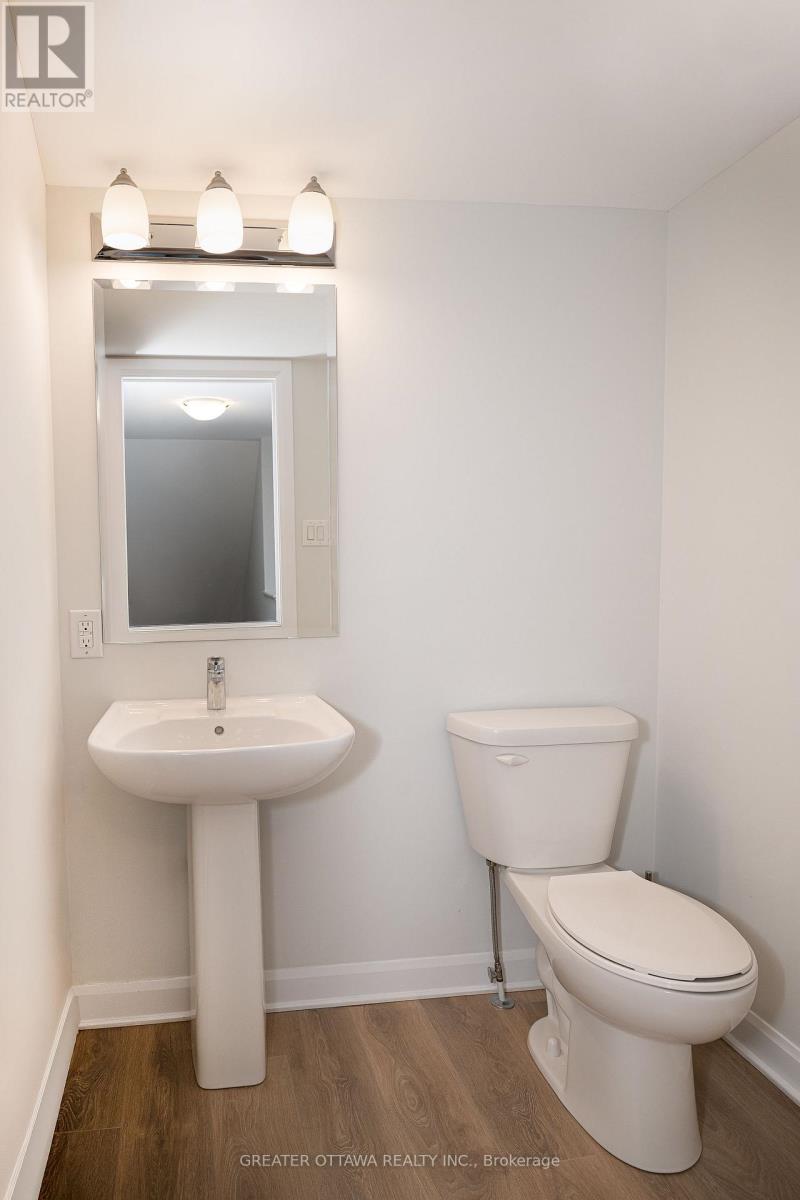 16 - 415 Eldorado Private