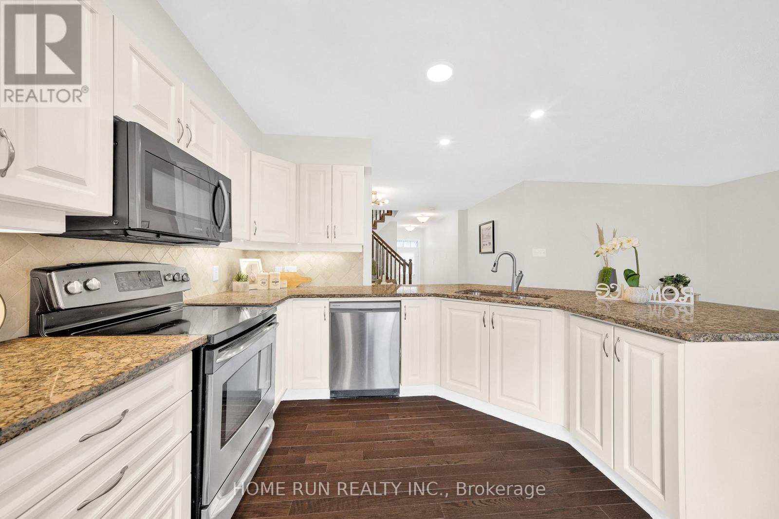 284 Par-la-ville Circle