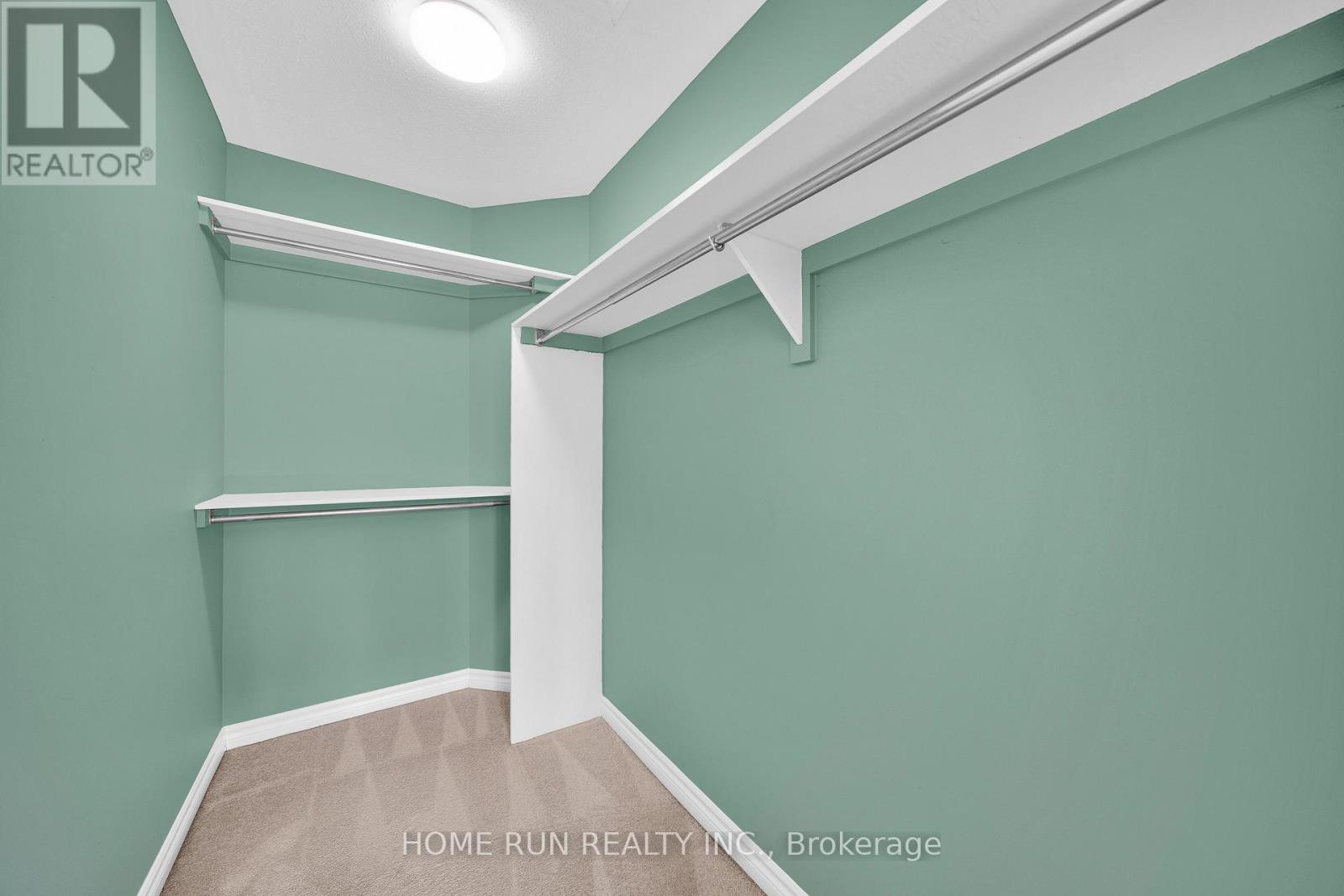 284 Par-la-ville Circle