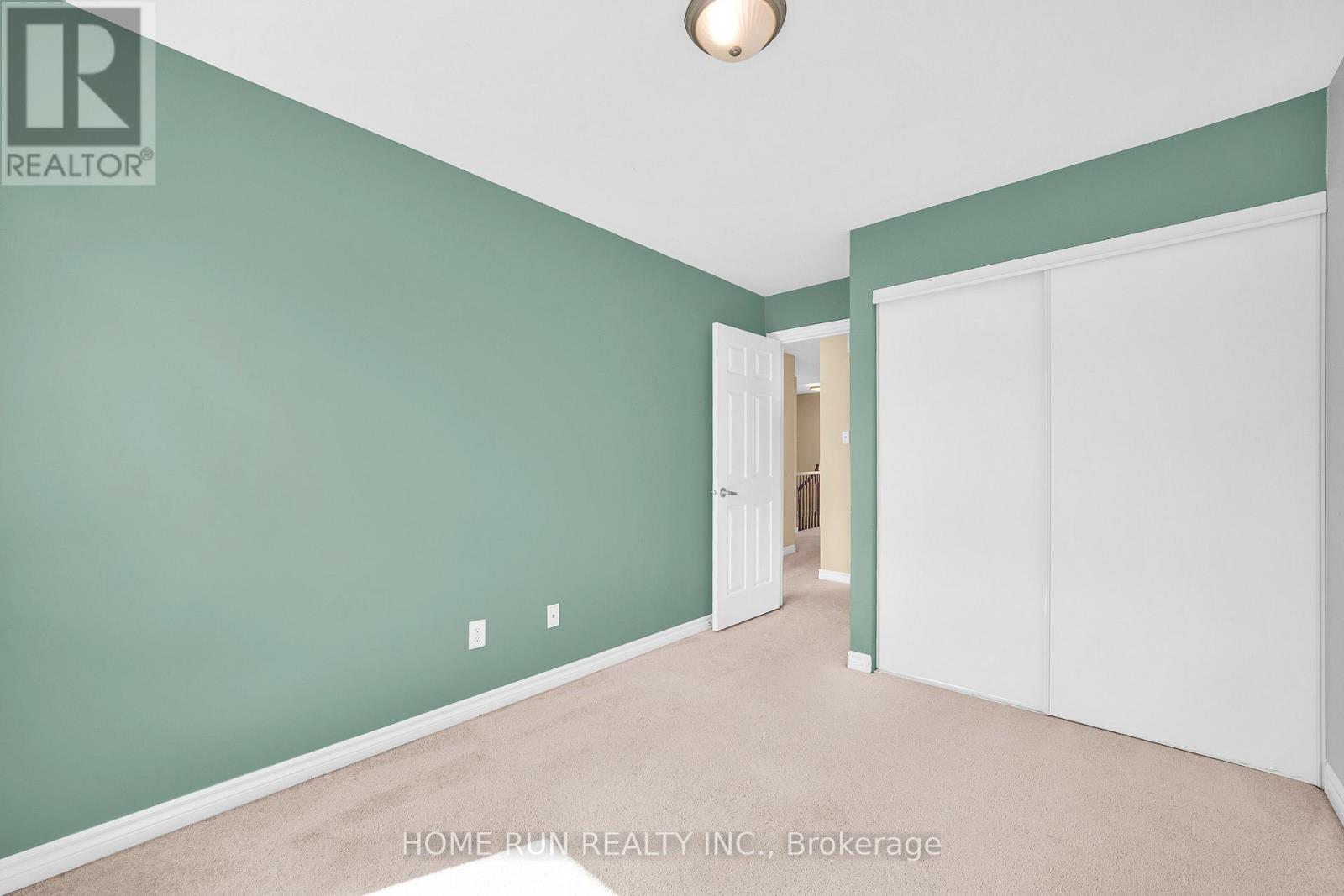 284 Par-la-ville Circle