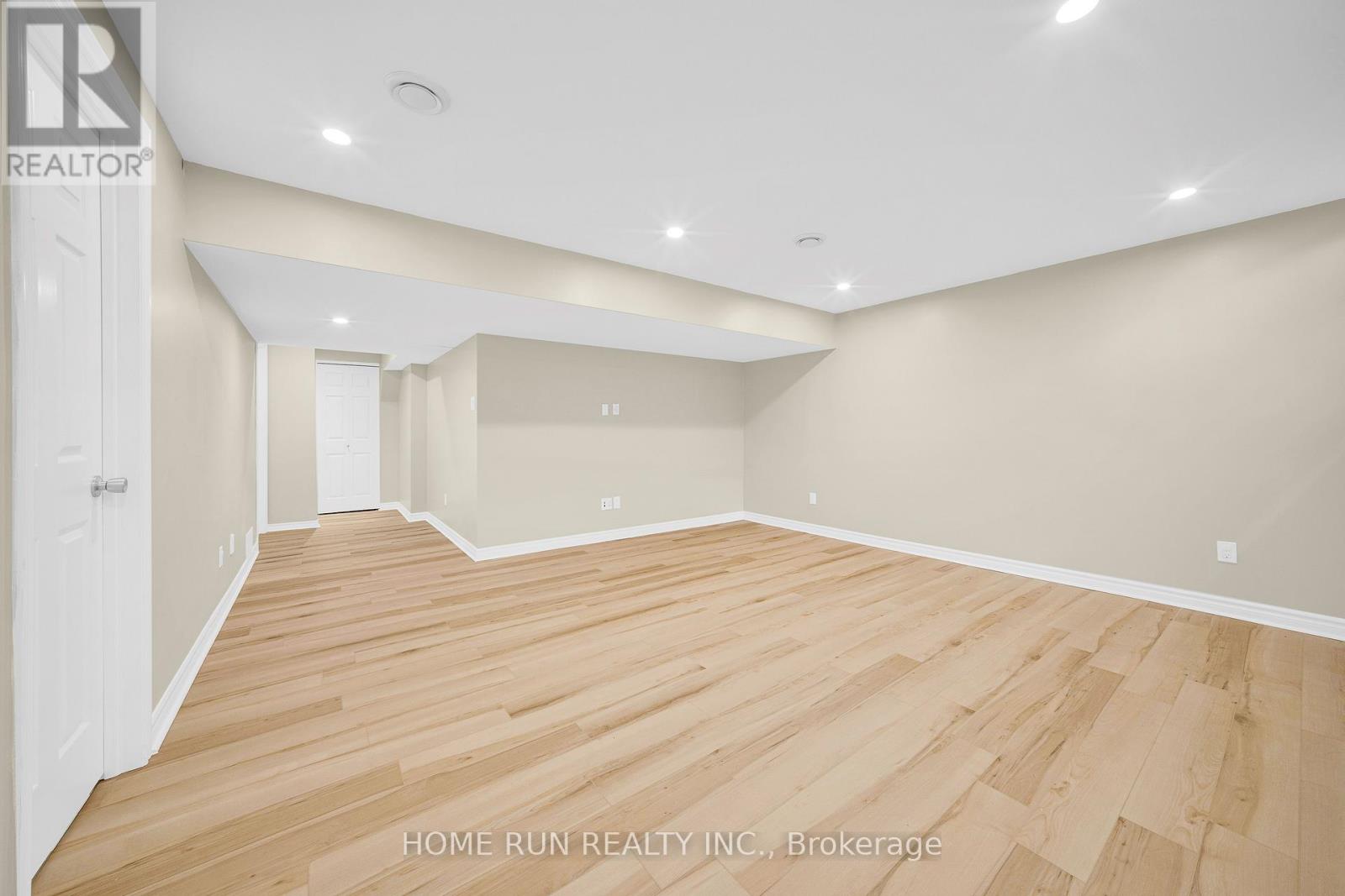 284 Par-la-ville Circle