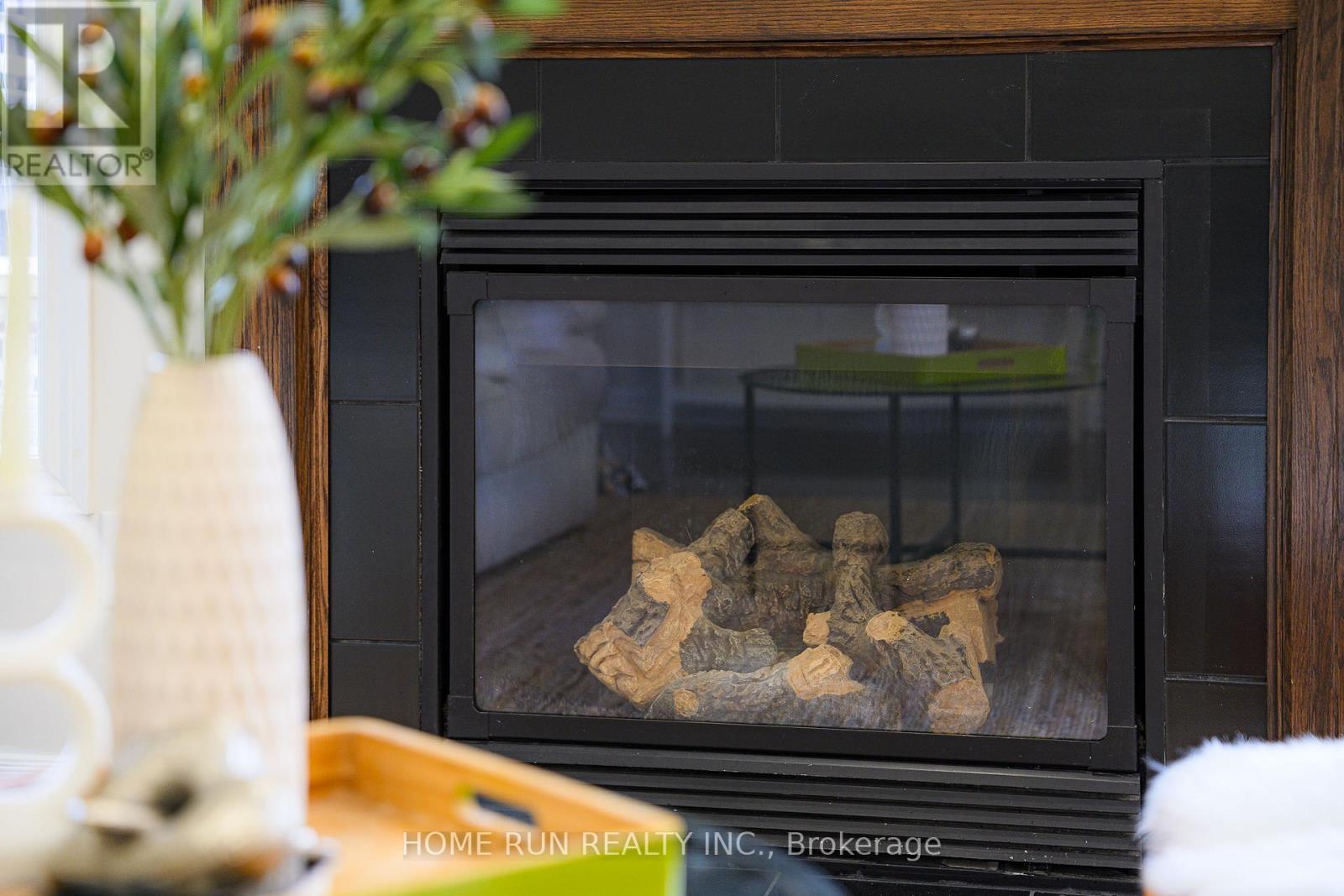 284 Par-la-ville Circle