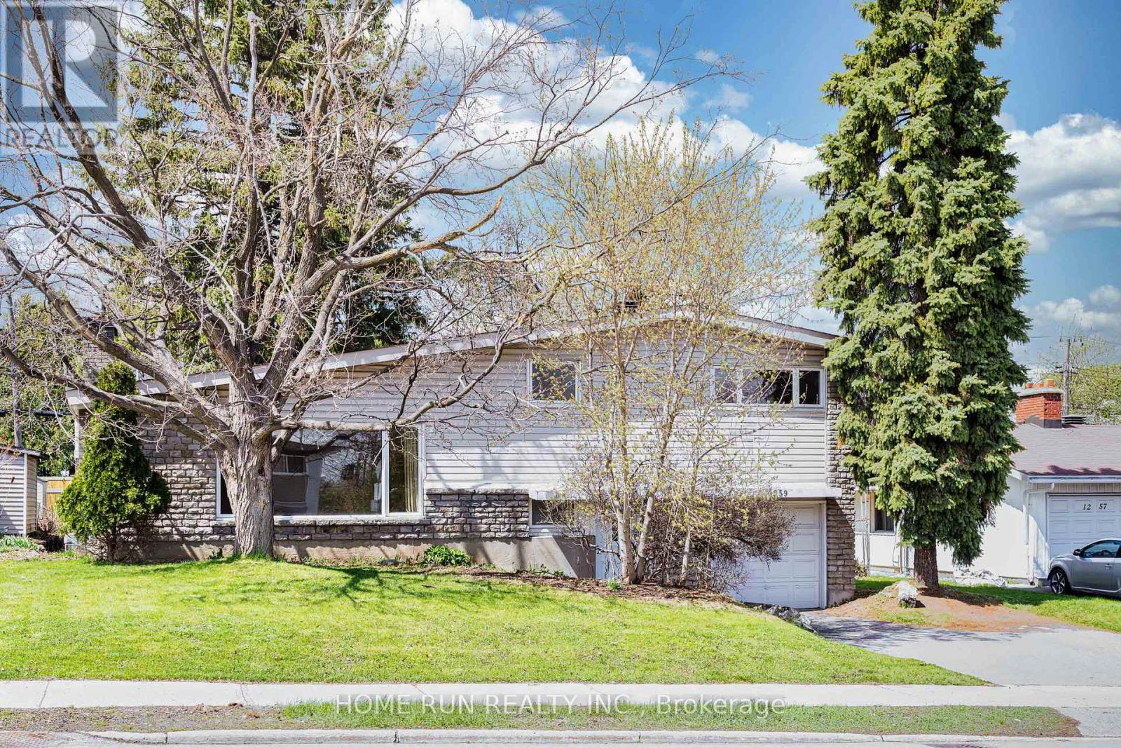 1259 Meadowlands Drive E