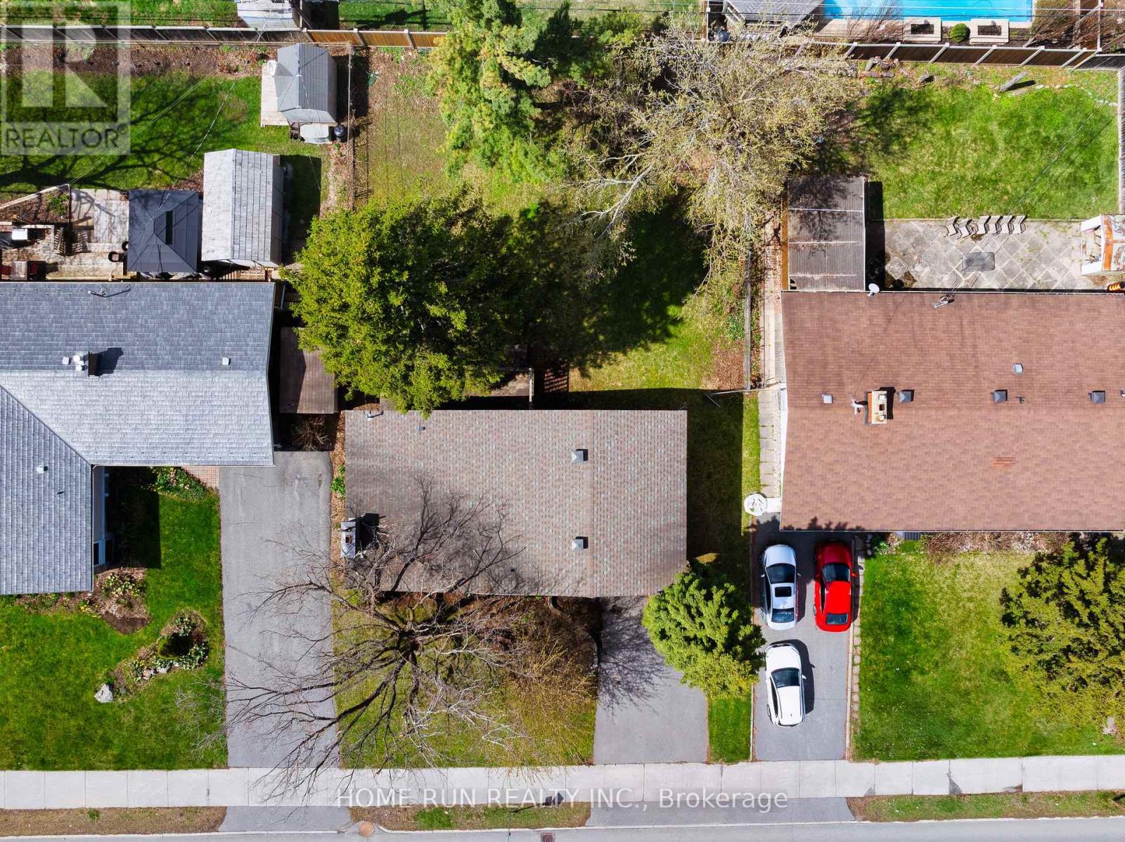 1259 Meadowlands Drive E