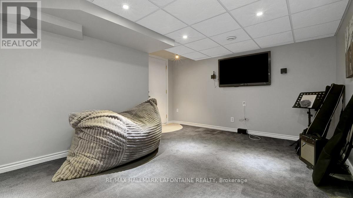 1288 Turner Crescent