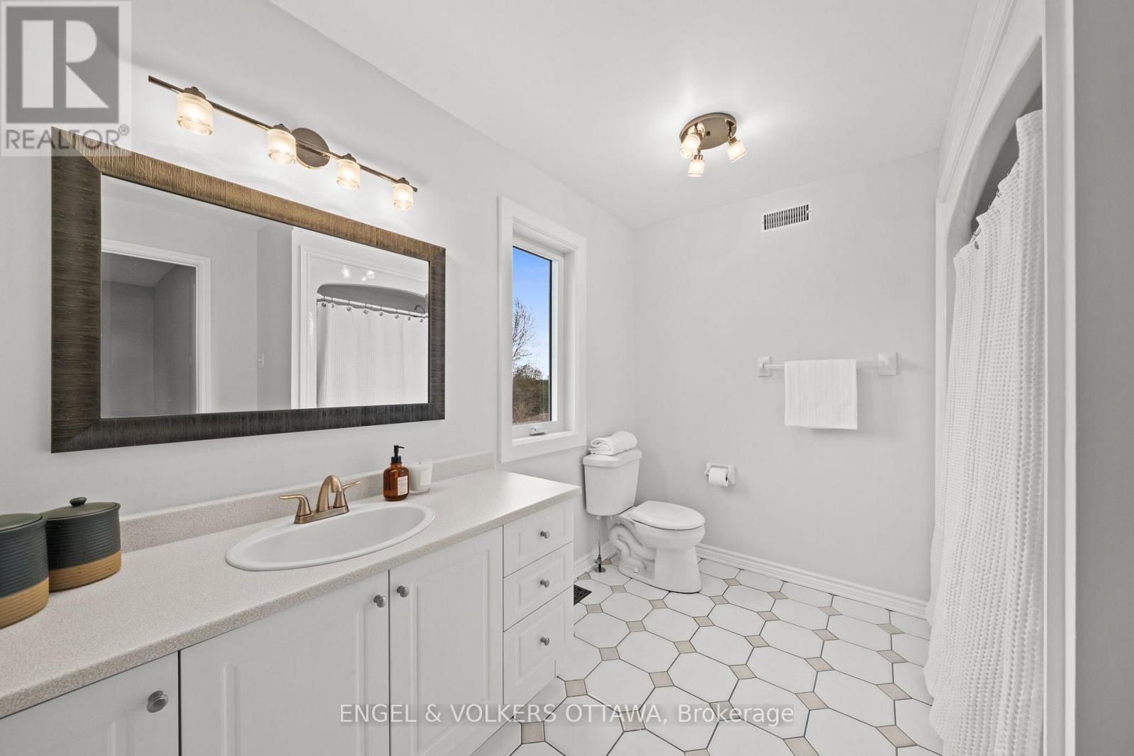 129 Corvinelli Crescent