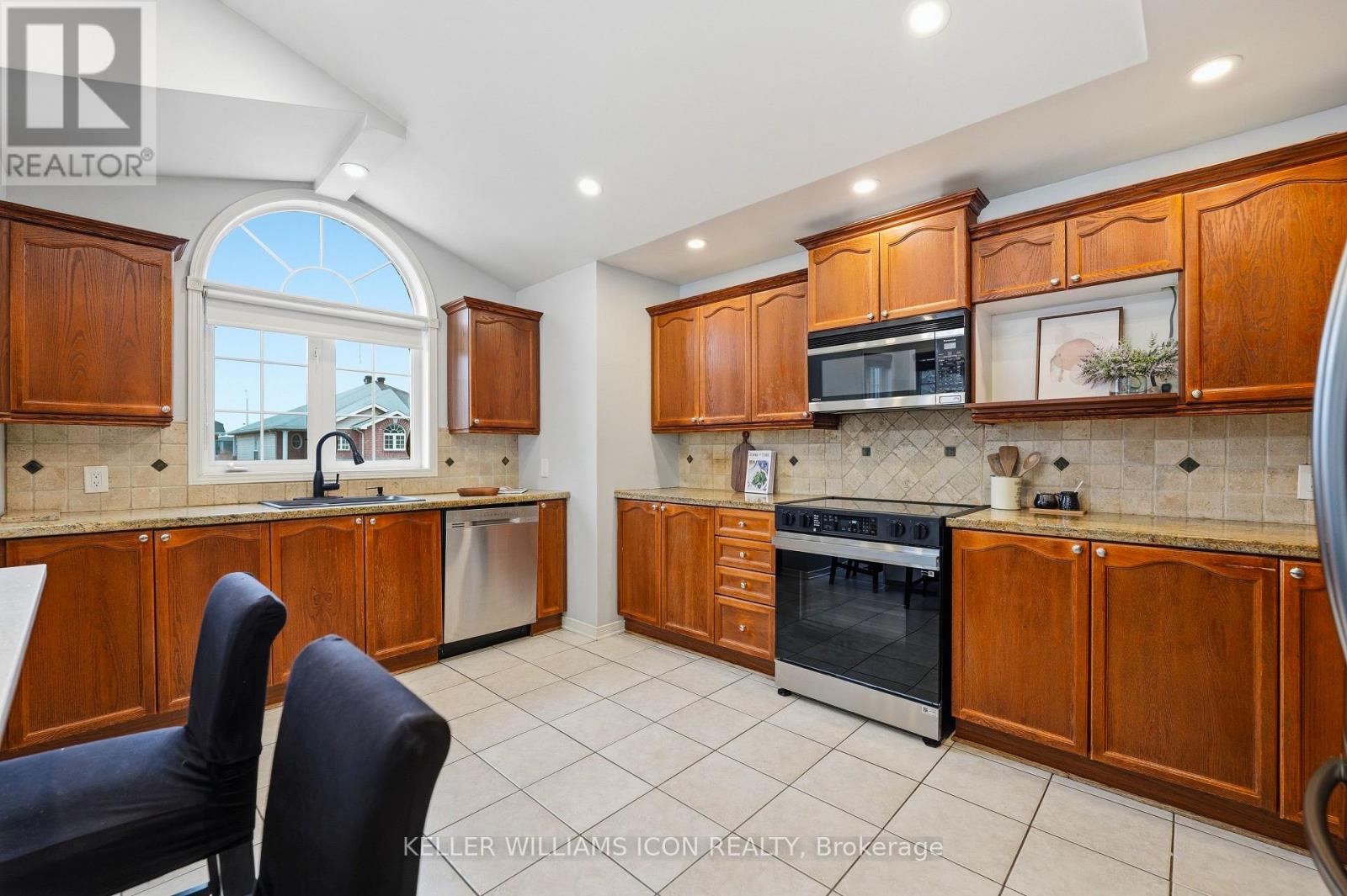 125 Castle Glen Crescent