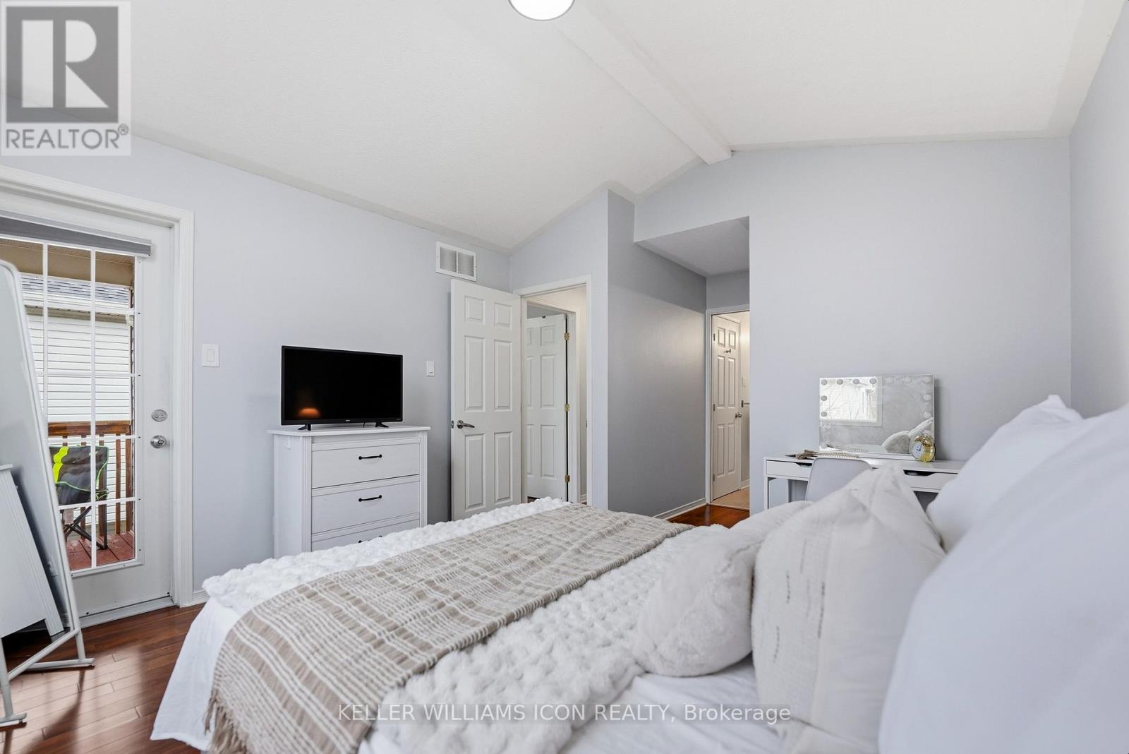 125 Castle Glen Crescent